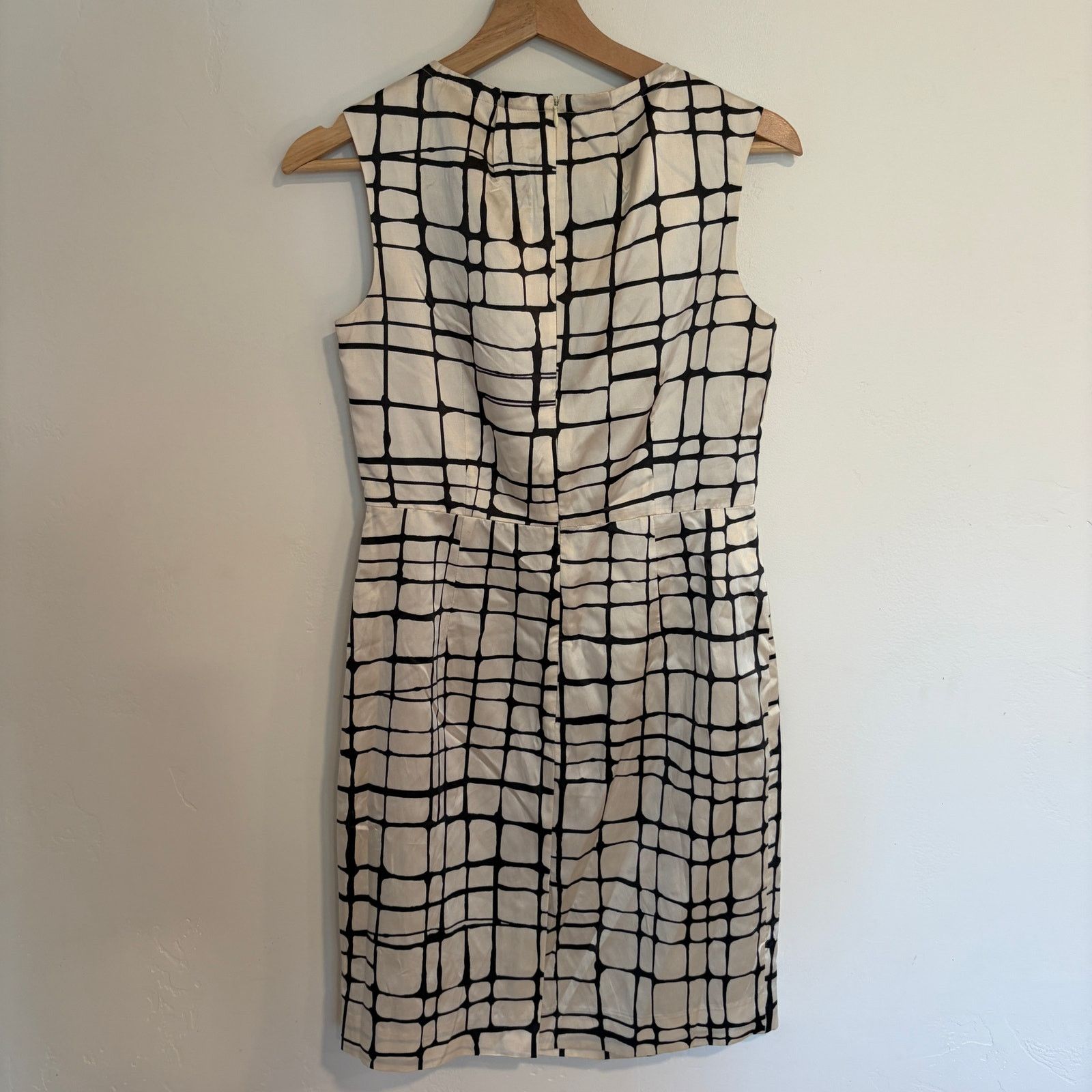 Banana Republic Banana Republic Silk Sheath Dress Womens Size 4 Classic Size S / US 4 / IT 40 - 2 Thumbnail