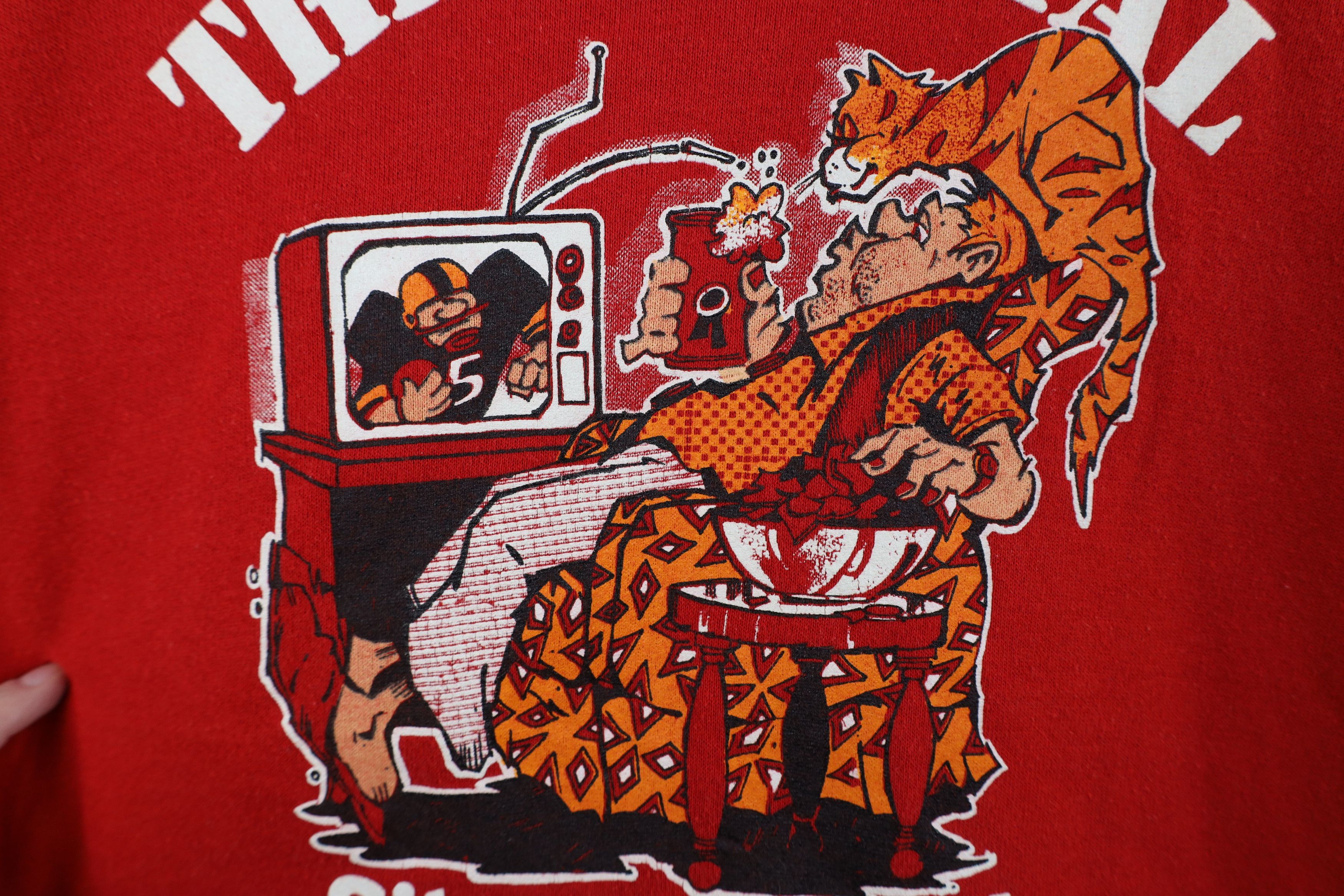 Vintage Vintage 90s Sit On My Tail Sports Cat Sweatshirt Red USA Size US XL / EU 56 / 4 - 5 Thumbnail