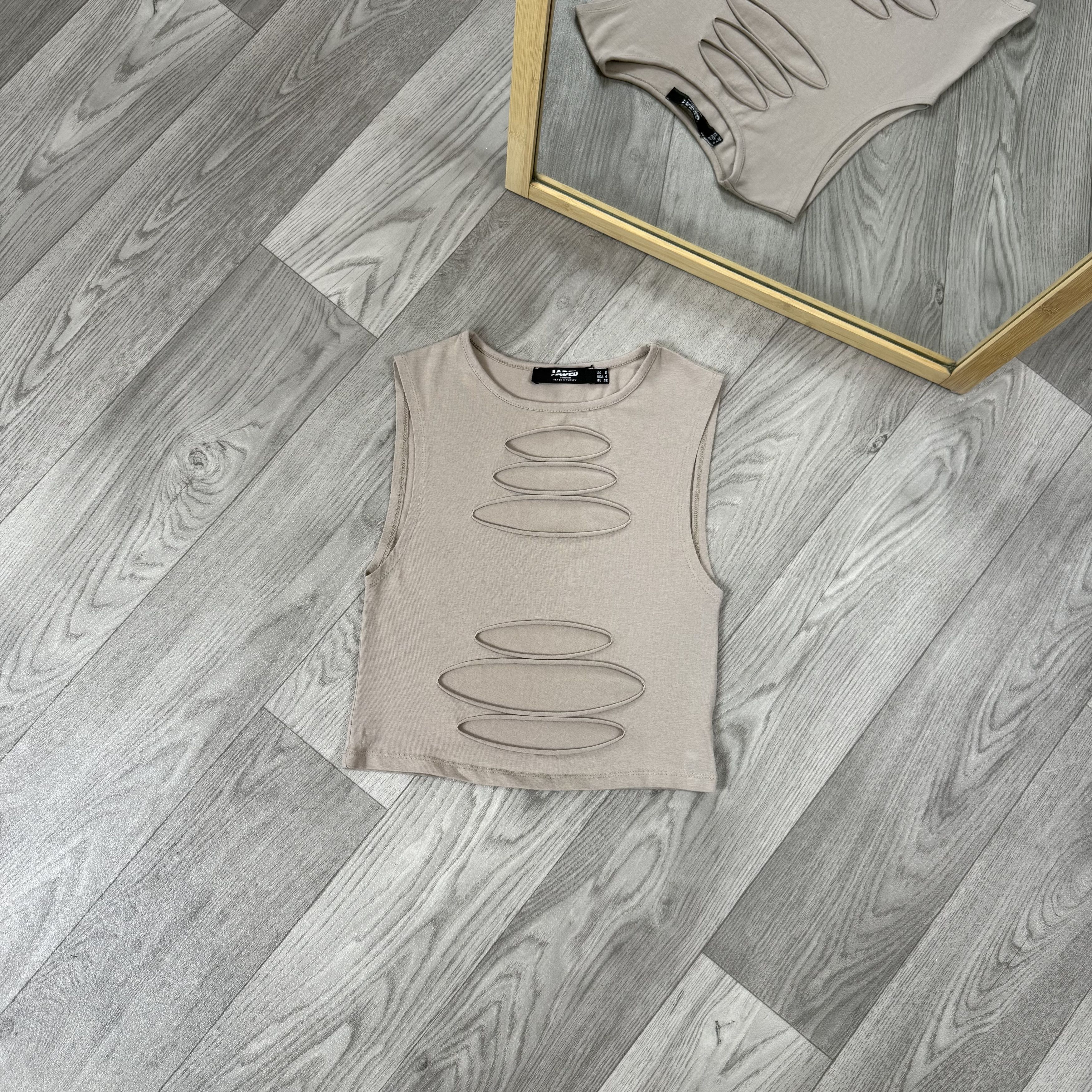 Jaded London Jaded London Ripped Tank Crop Top Size S / US 4 / IT 40 - 1 Thumbnail