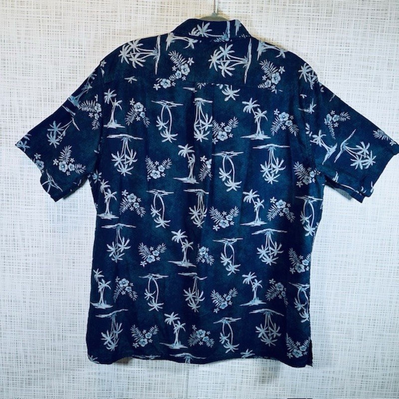 Croft & Barrow Croft & Barrow Hawaiian Button Shirt LRG Navy Palm Trees VTG Size US L / EU 52-54 / 3 - 10 Thumbnail