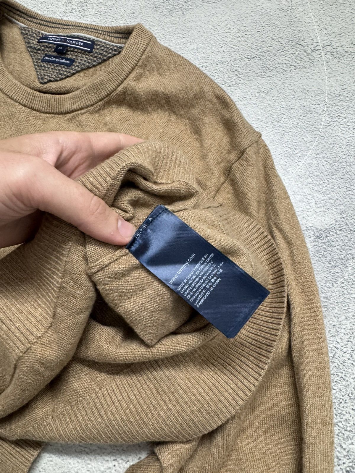 Tommy Hilfiger Vintage Brown Tommy Hilfiger crewneck sweater Size US XL / EU 56 / 4 - 8 Thumbnail