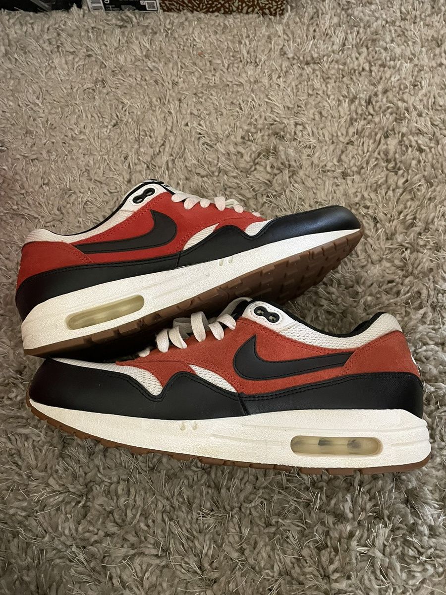 Nike Air Max 1 Essentials sz 9.5 Size US 9.5 / EU 42-43 - 2 Thumbnail