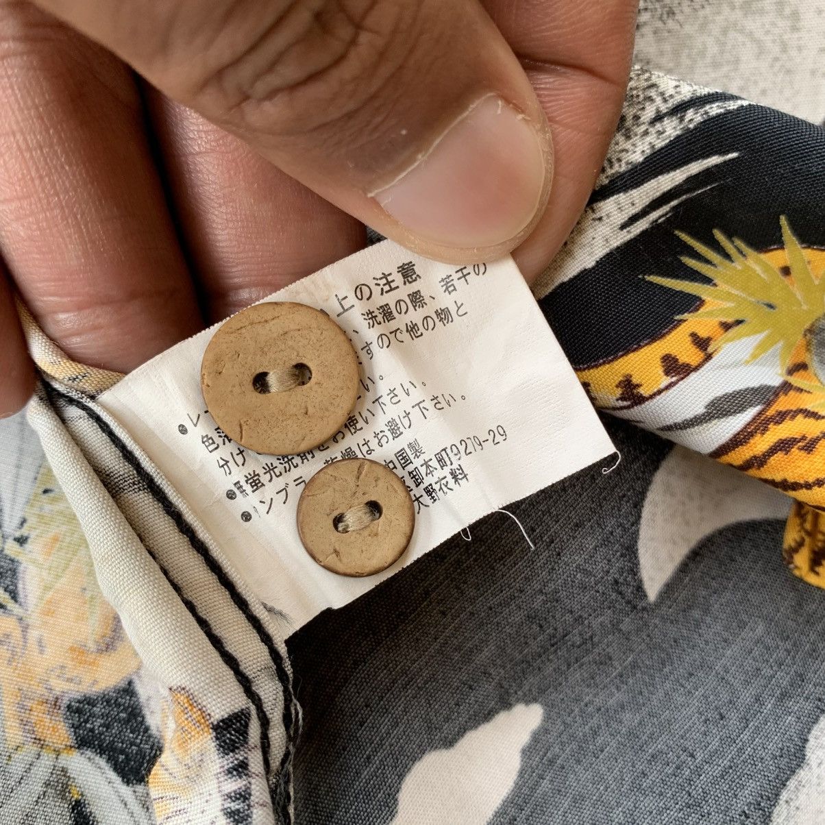 Japanese Brand Vintage Rayon Tiger Shirt Size US M / EU 48-50 / 2 - 6 Thumbnail