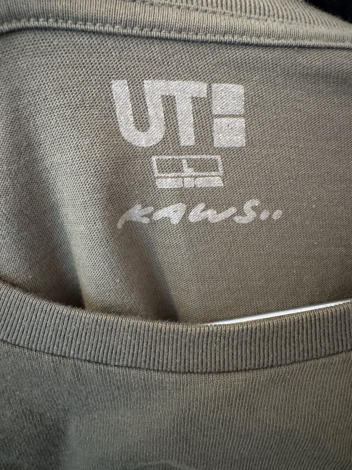 Kaws × Uniqlo Uniqlo Kaws Shirt Size US L / EU 52-54 / 3 - 3 Thumbnail