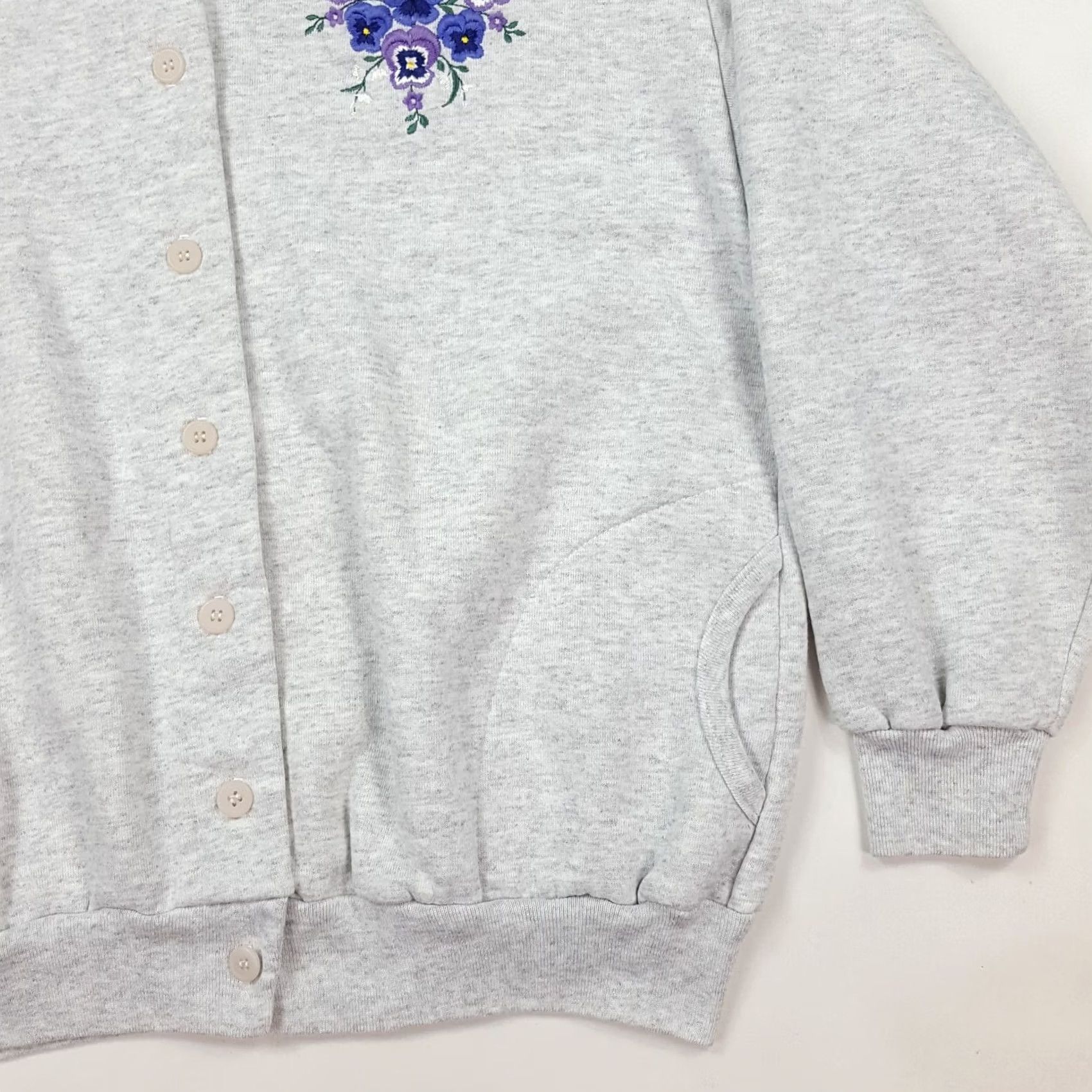 Vintage VINTAGE Top Stitch Sweatshirt Cardigan Women’s Petite M Crewneck Button Purple Flower 90s Fall Winter Size M / US 6-8 / IT 42-44 - 5 Thumbnail