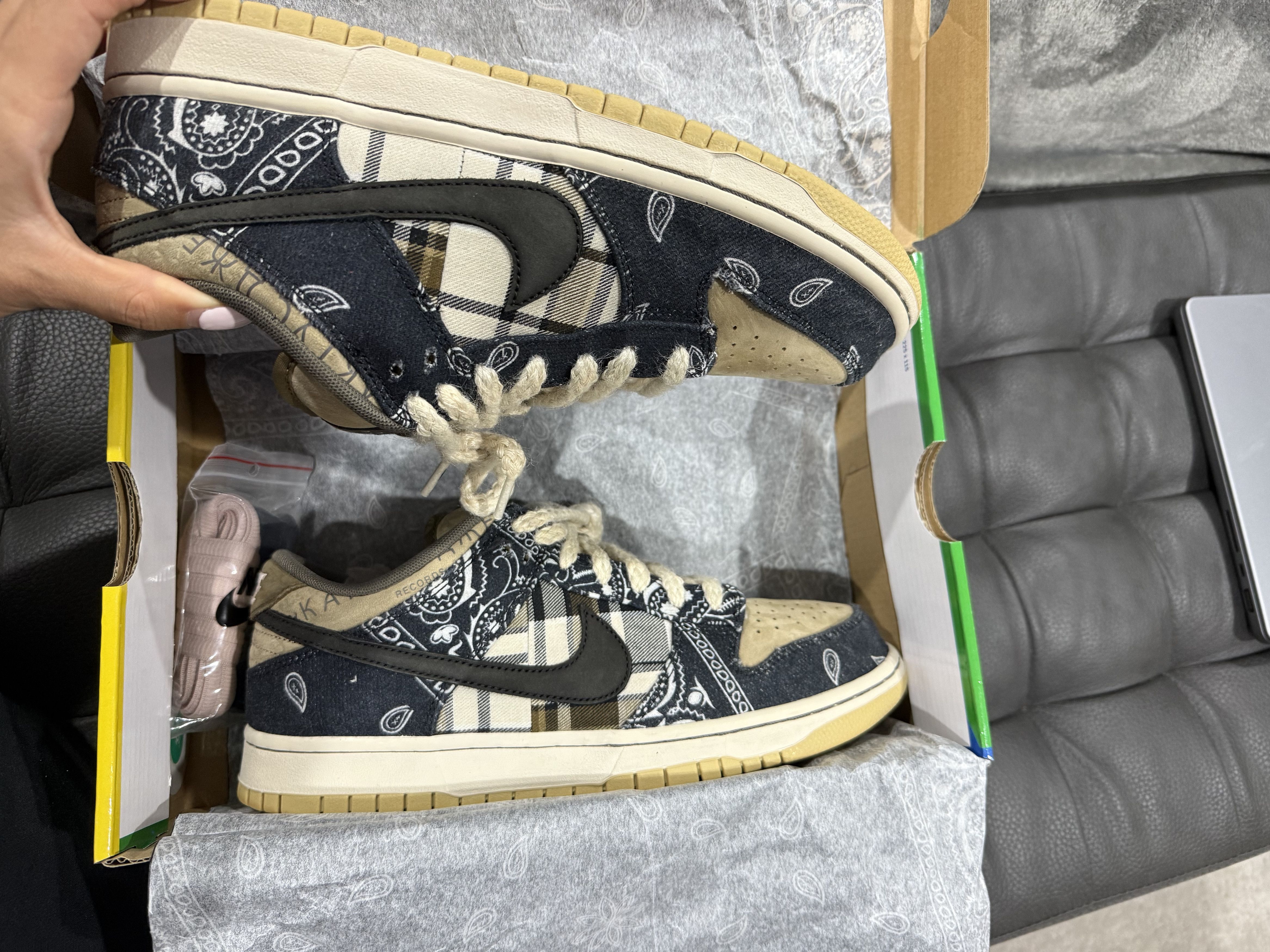 Nike × Travis Scott Nike SB Dunk Low Size US 10 / EU 43 - 8 Thumbnail