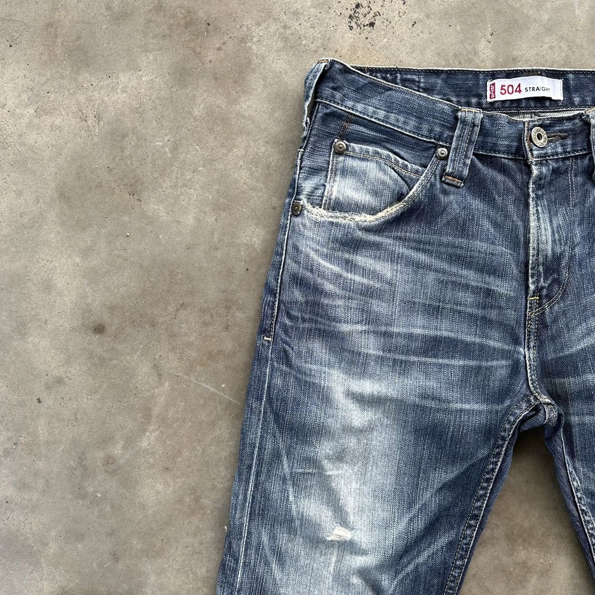 Levi's Vintage Levi’s 504 Sick Distressed Faded Denim Jean Pant W32 Size US 32 / EU 48 - 4 Thumbnail