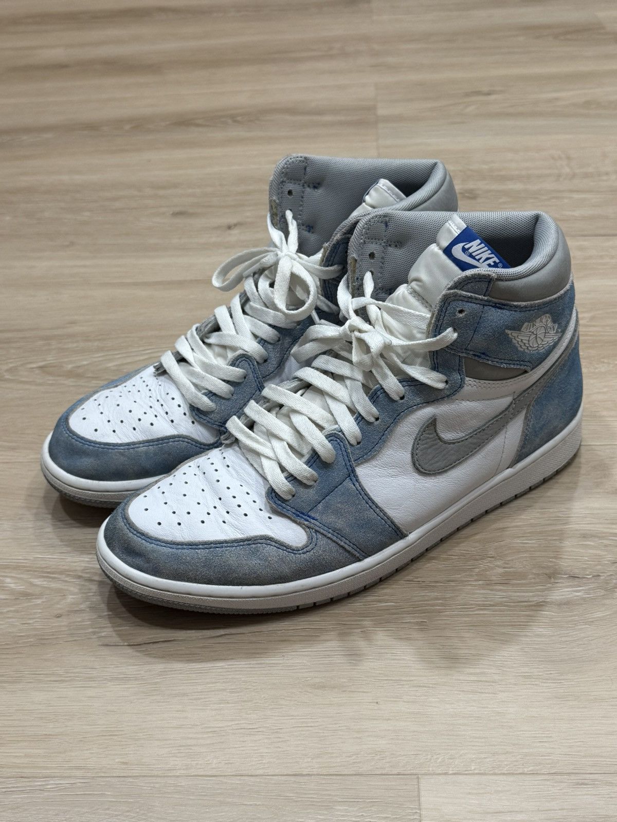 Jordan Brand Air Jordan 1 “Hyper Royal” Size US 12 / EU 45 - 1 Thumbnail
