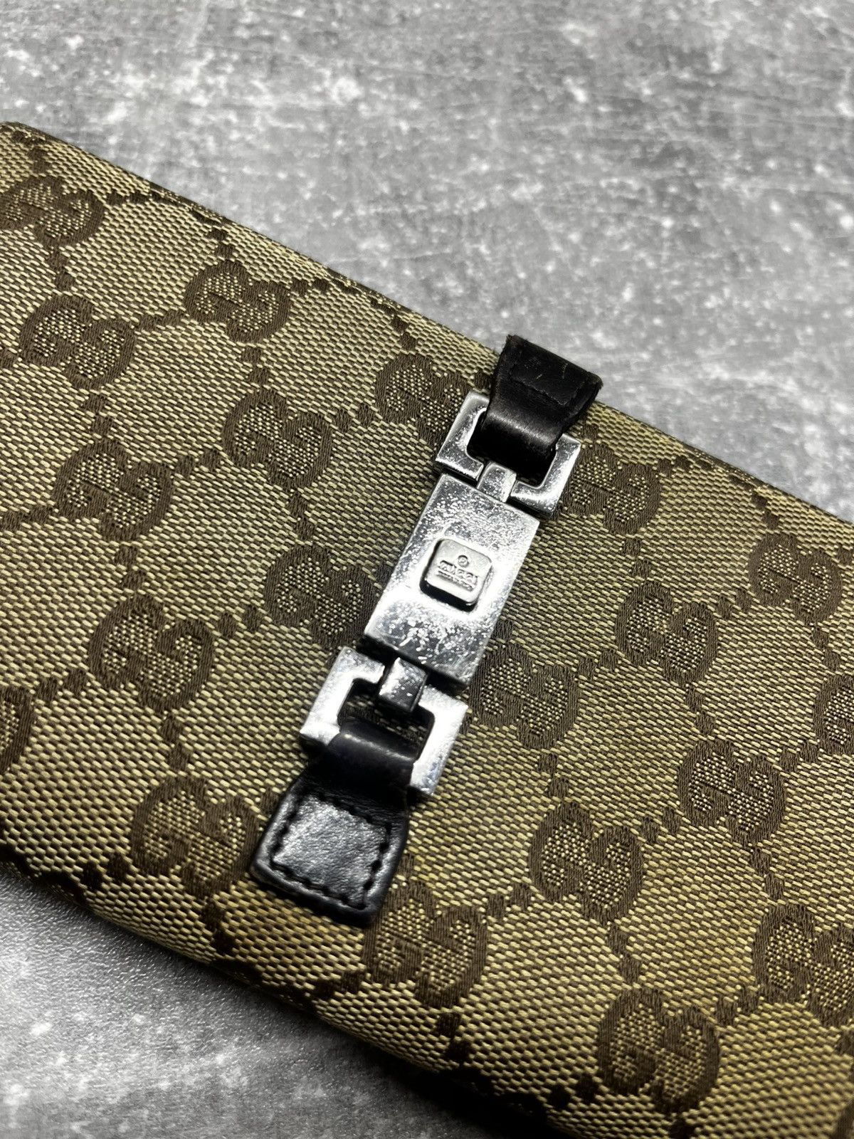 Gucci Vintage Gucci GG Canvas & Leather Wallet w/ Lock Accent Size ONE SIZE - 5 Thumbnail