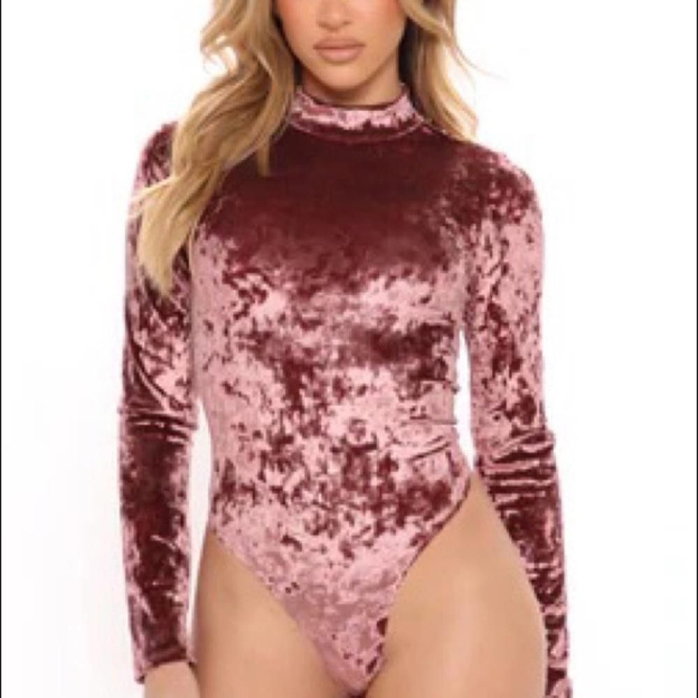 Fashion Nova Fashion Nova Pink Velvet Long Sleeve Bodysuit Size S / US 4 / IT 40 - 1 Thumbnail