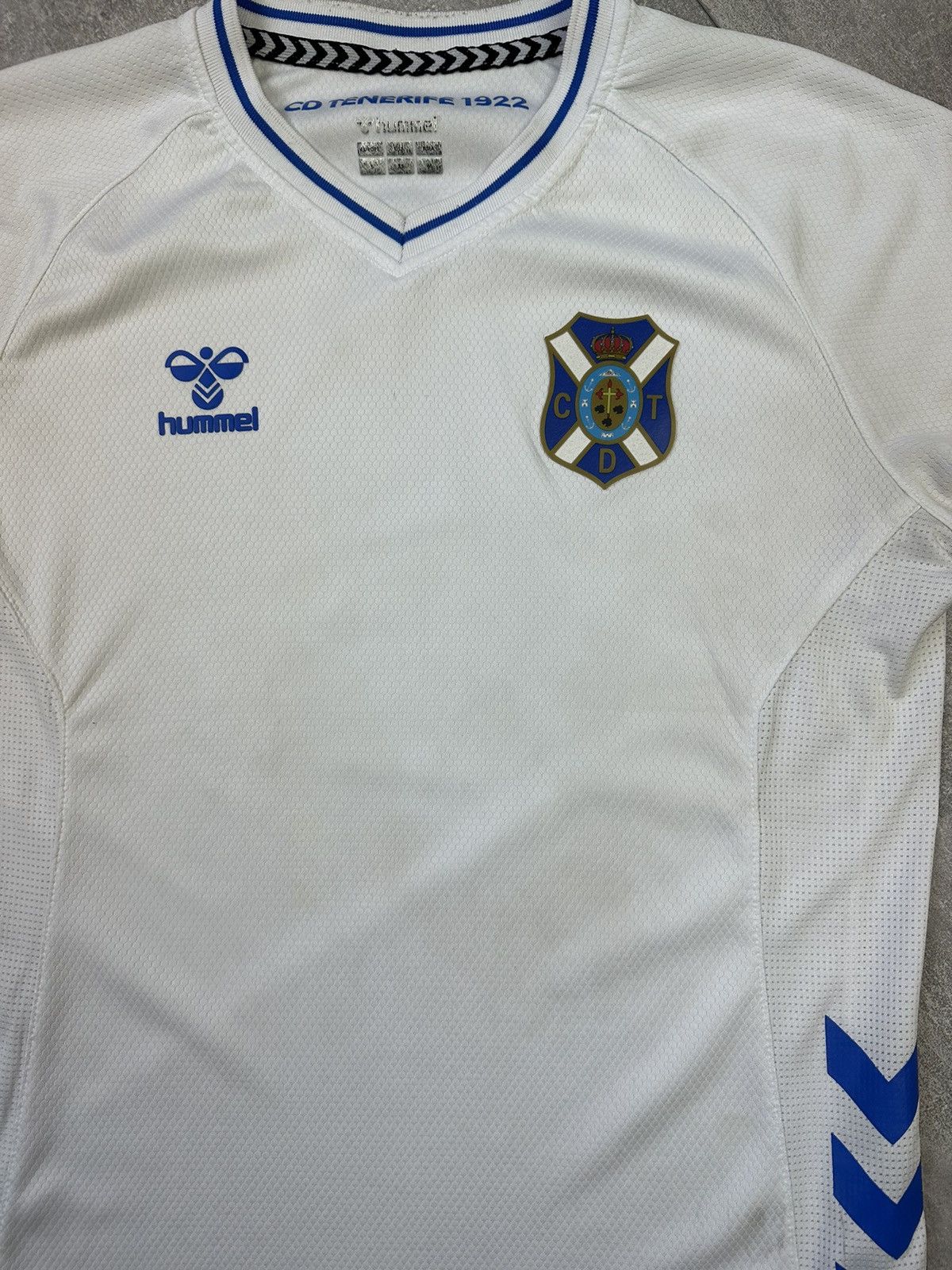 Vintage Vintage Hummel CD Tenerife LaLiga Soccer Jersey Size US S / EU 44-46 / 1 - 7 Thumbnail