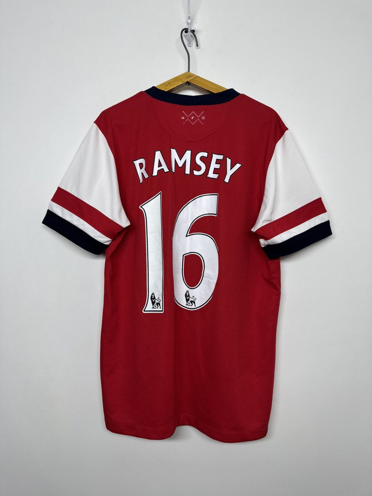 Nike Vintage RARE NIKE FC ARSENAL LONDON ENGLAND SOCCER JERSEY Size US M / EU 48-50 / 2 - 6 Thumbnail