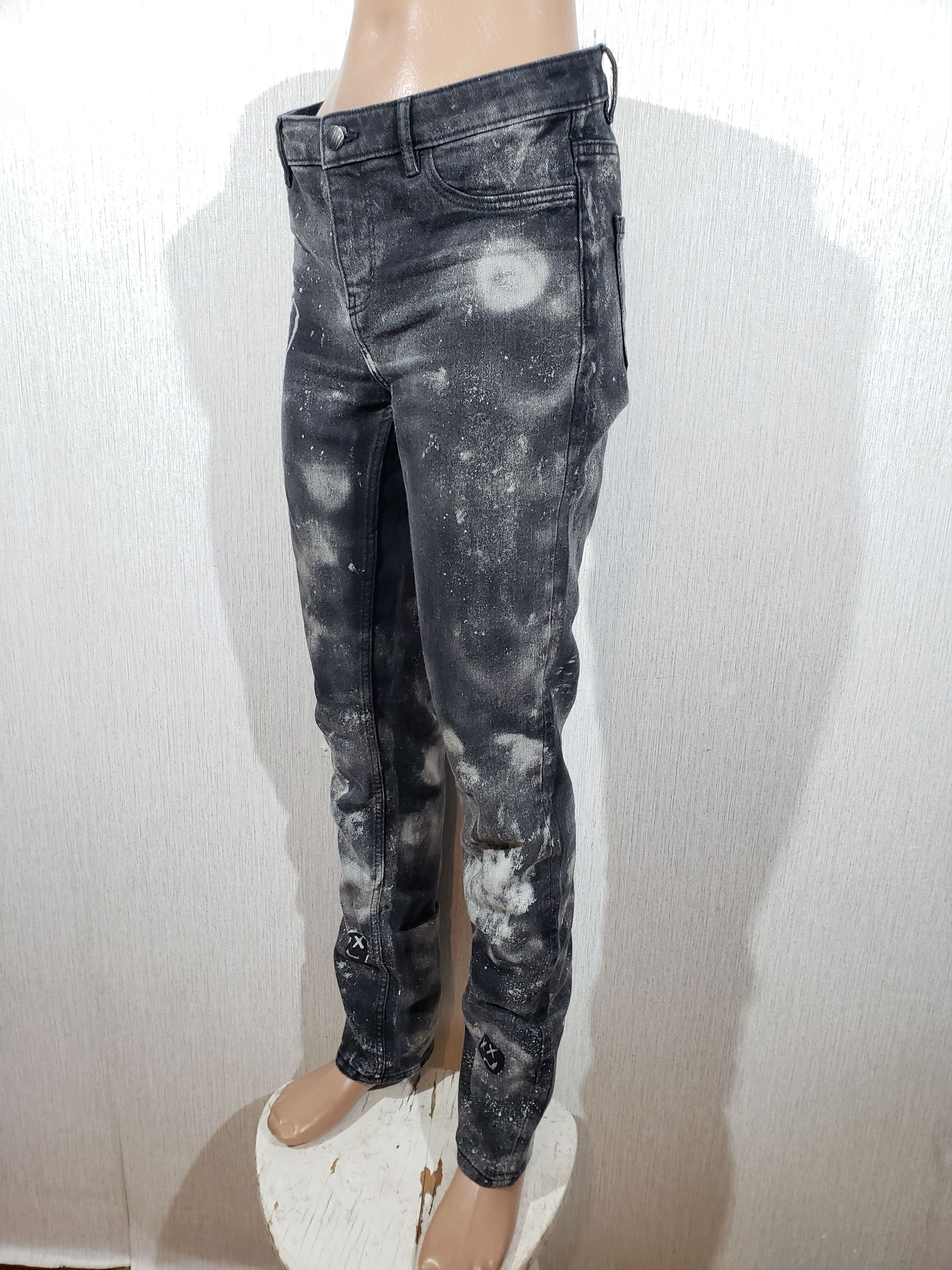 Jean Wonderful women's jeans in black with a coating. Size 30" / US 8 / IT 44 - 2 Thumbnail