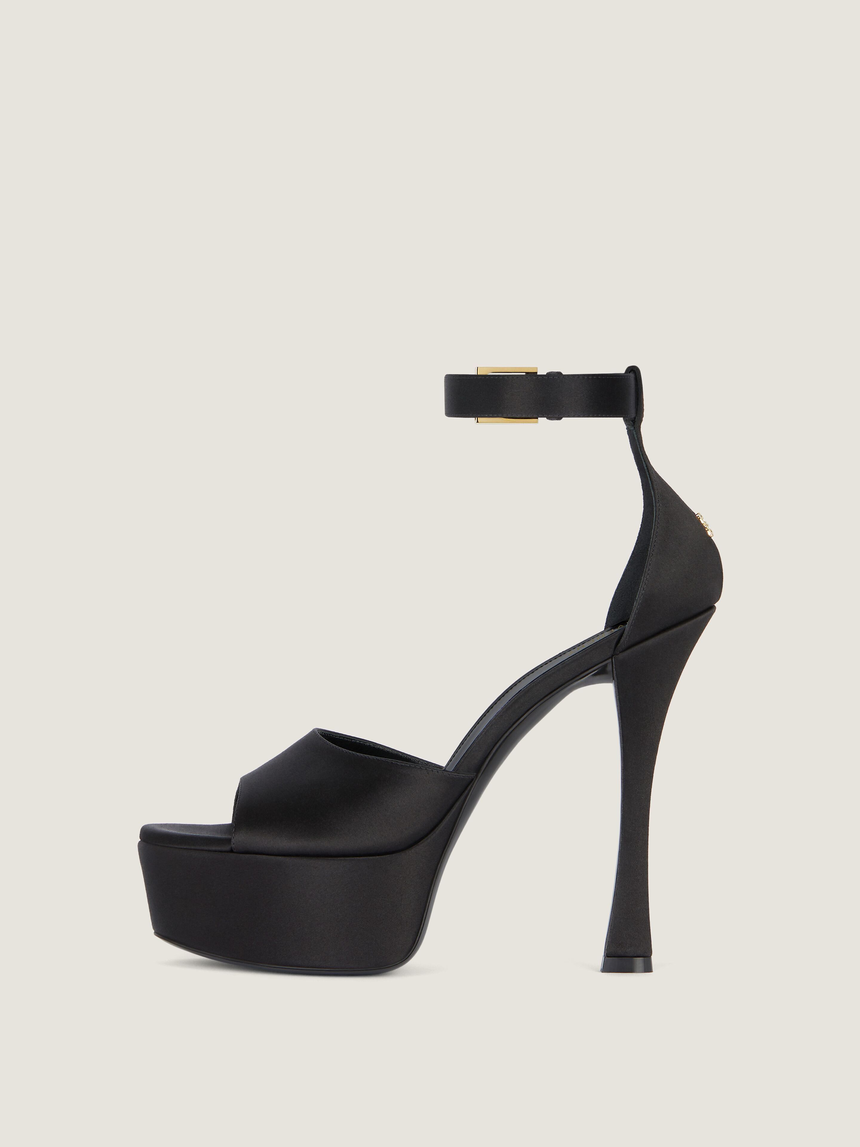 Givenchy o1srvl11e0825 4G Liquid Platform Sandals in Satin in Black Size US 8.5 / IT 38.5 - 2 Thumbnail