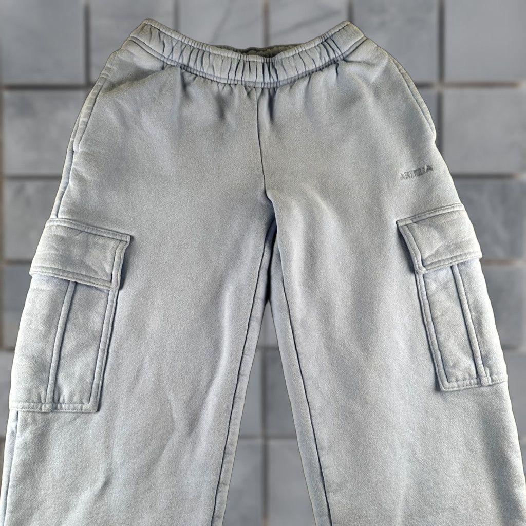 Aritzia Aritzia Sweatfleece Cargo Pants Womens 2XS Cozy Fleece Lavender Mega Fit Cargo Pants Womens XS? Size 24" / US 00 / IT 34 - 1 Thumbnail