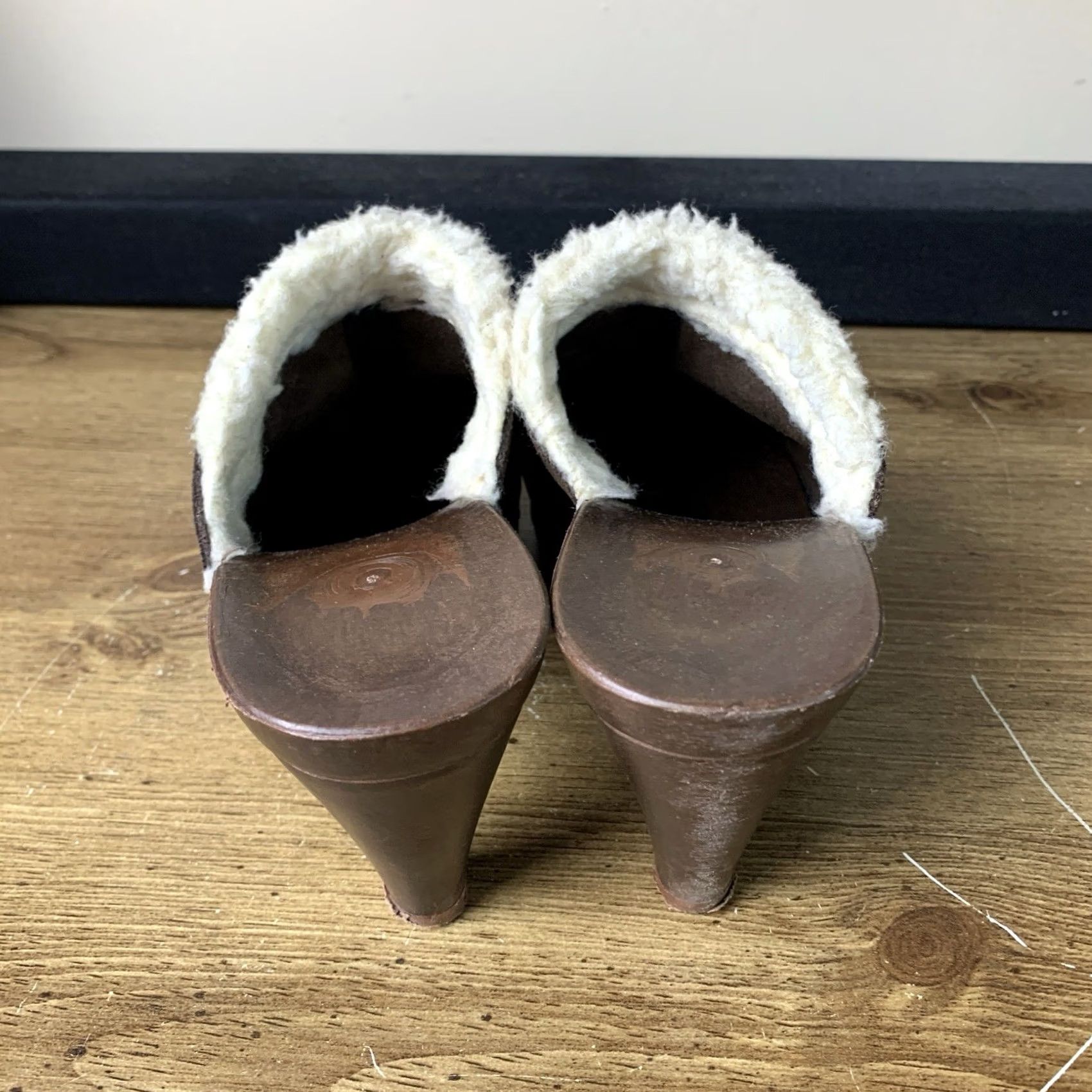 Vintage Brown Leather Mules Clogs Women Size 8 Heel Faux Fur Italy Made Size US 8 / IT 38 - 3 Thumbnail