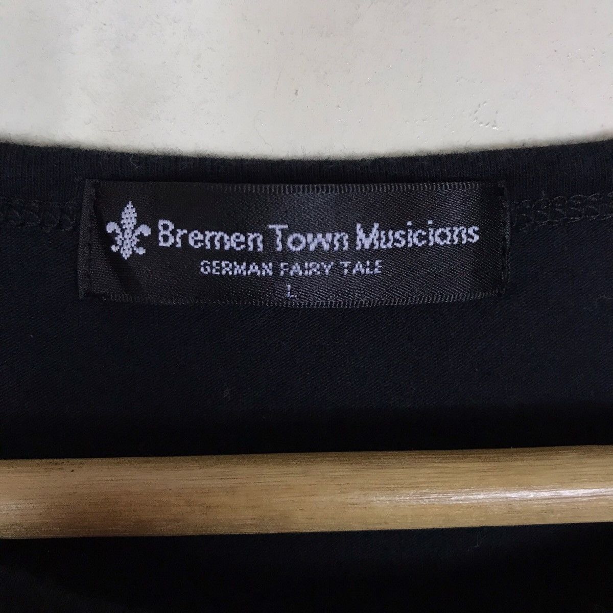 Vintage Vintage Bremen Town Musicians German Fairy Tale Shirt Size L / US 10 / IT 46 - 8 Thumbnail