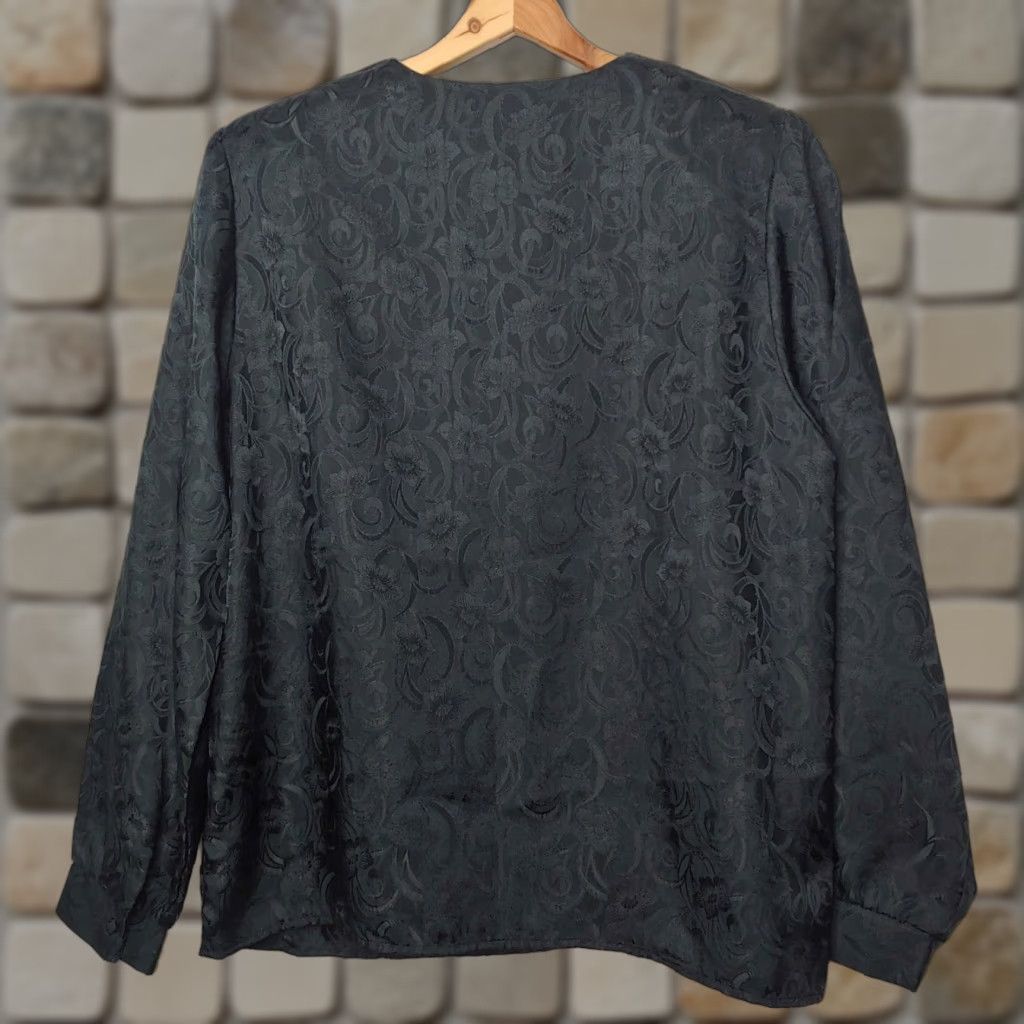 Vintage VINTAGE Charlotte Van Horne Blouse Shirt Black Floral Button Shoulder Pullover Ladies 12 Size XL / US 12-14 / IT 48-50 - 1 Thumbnail
