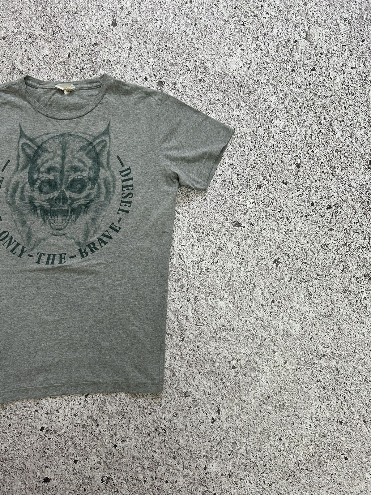 Diesel × Vintage Vintage 2000s CRAZY Diesel “Only the Brave” Skull T-Shirt Size US XL / EU 56 / 4 - 3 Thumbnail