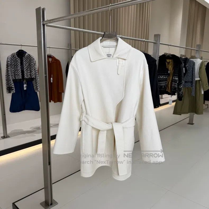 Hermes Hermes White Leather Button Short Cashmere Coat Size XXS / US 00 / IT 34 - 1 Thumbnail