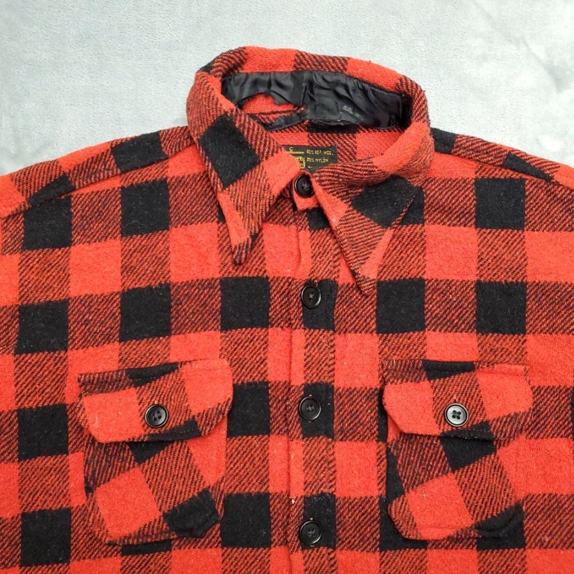Vintage VINTAGE Shirt Jacket Mens Large Red Buffalo Plaid Wool Over Shirt Logger Shacket Size US L / EU 52-54 / 3 - 3 Thumbnail