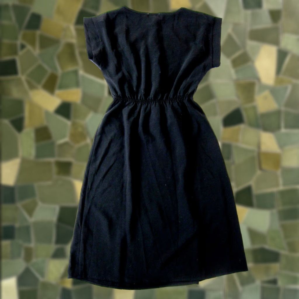 Vintage Monteau Black Stretch High Neck Short Sleeve Modest Tunic Sheath Dress Small Size 28" / US 6 / IT 42 - 1 Thumbnail