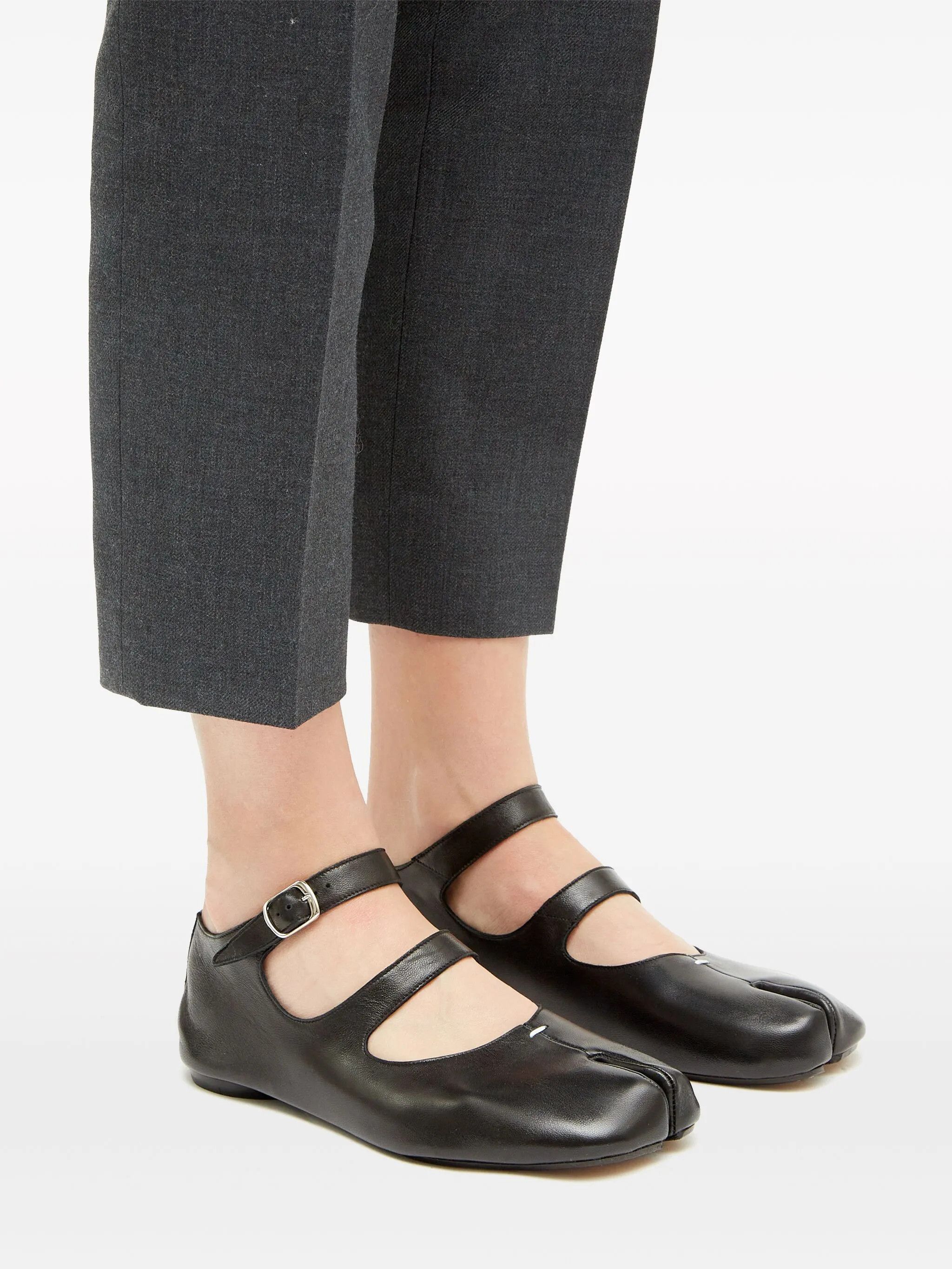 Maison Margiela o1bcso1str0226 Tabi Soft Sandals in Black Size US 6 / IT 36 - 6 Thumbnail