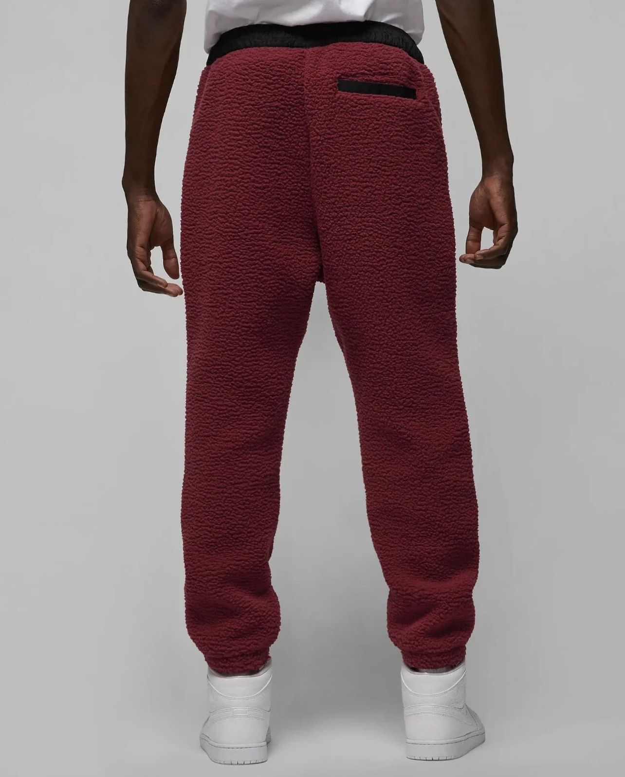 Jordan Brand Nike Air Jordan Joggers Winter Sherpa Pants Taper Pockets Size US 36 / EU 52 - 2 Thumbnail