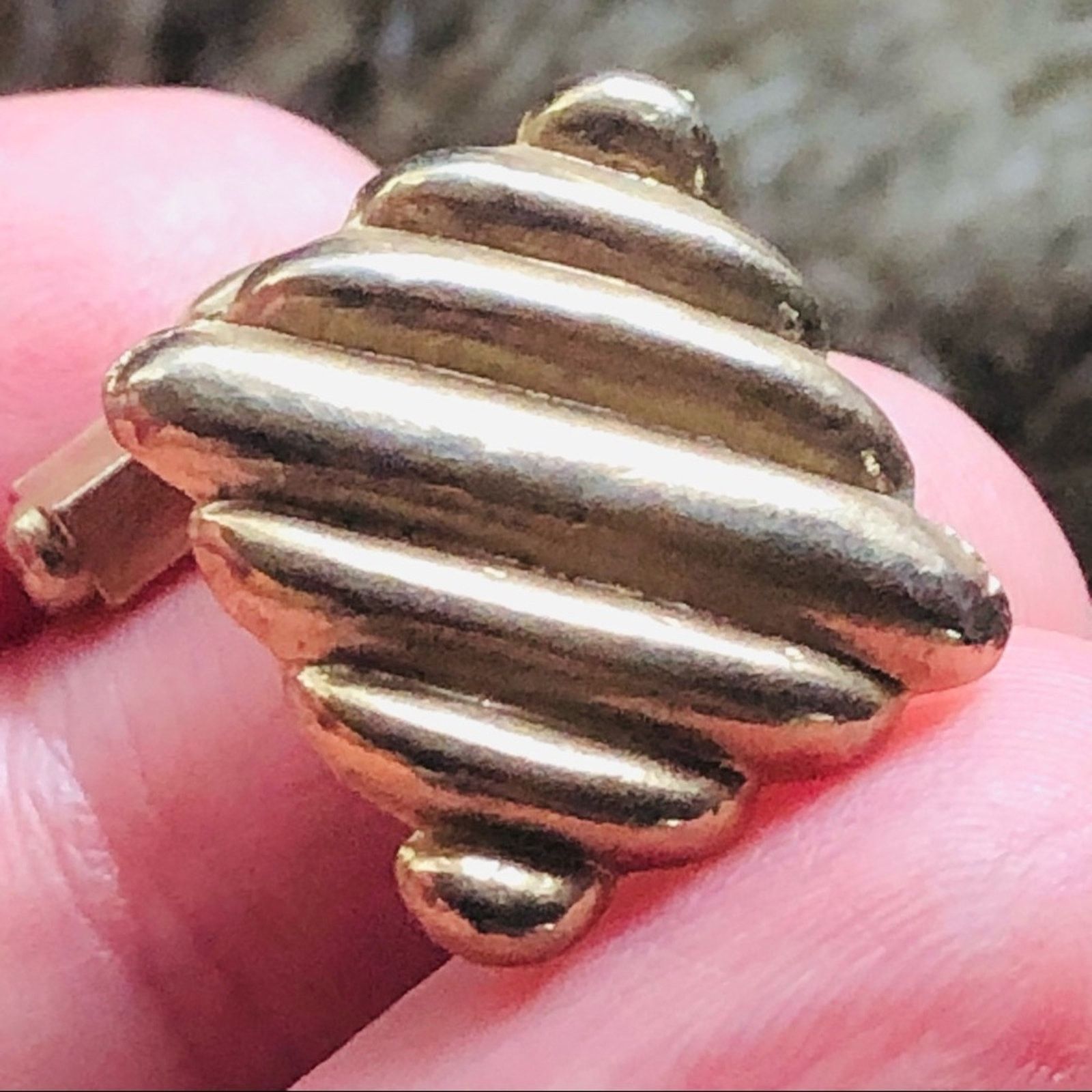 Vintage Vintage men’s gold textured square tilted style cuff links Size ONE SIZE - 2 Thumbnail