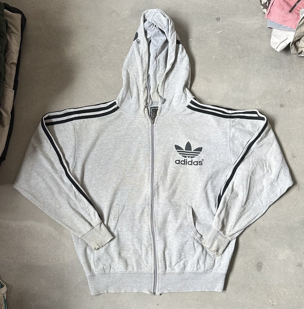 Adidas VINTAGE ADIDAS ORIGINALS HOODIE DISTRESSED Size US XL / EU 56 / 4 - 2 Thumbnail