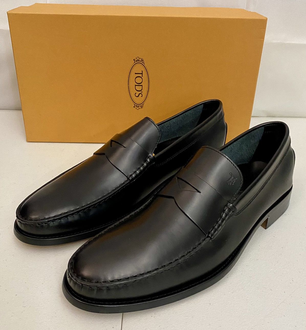 Tod's Tod’s 🇮🇹 Black Calf Leather Logo Emboss Devon Loafer 11 New Size US 11 / EU 44 - 8 Thumbnail