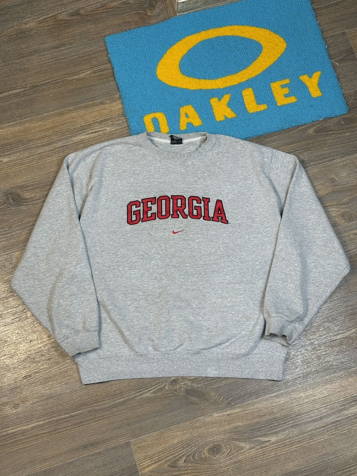 Nike × Vintage Vintage Nike Georgia Big Logo Swoosh Gray Sweatshirt Size US XXL / EU 58 / 5 - 1 Thumbnail