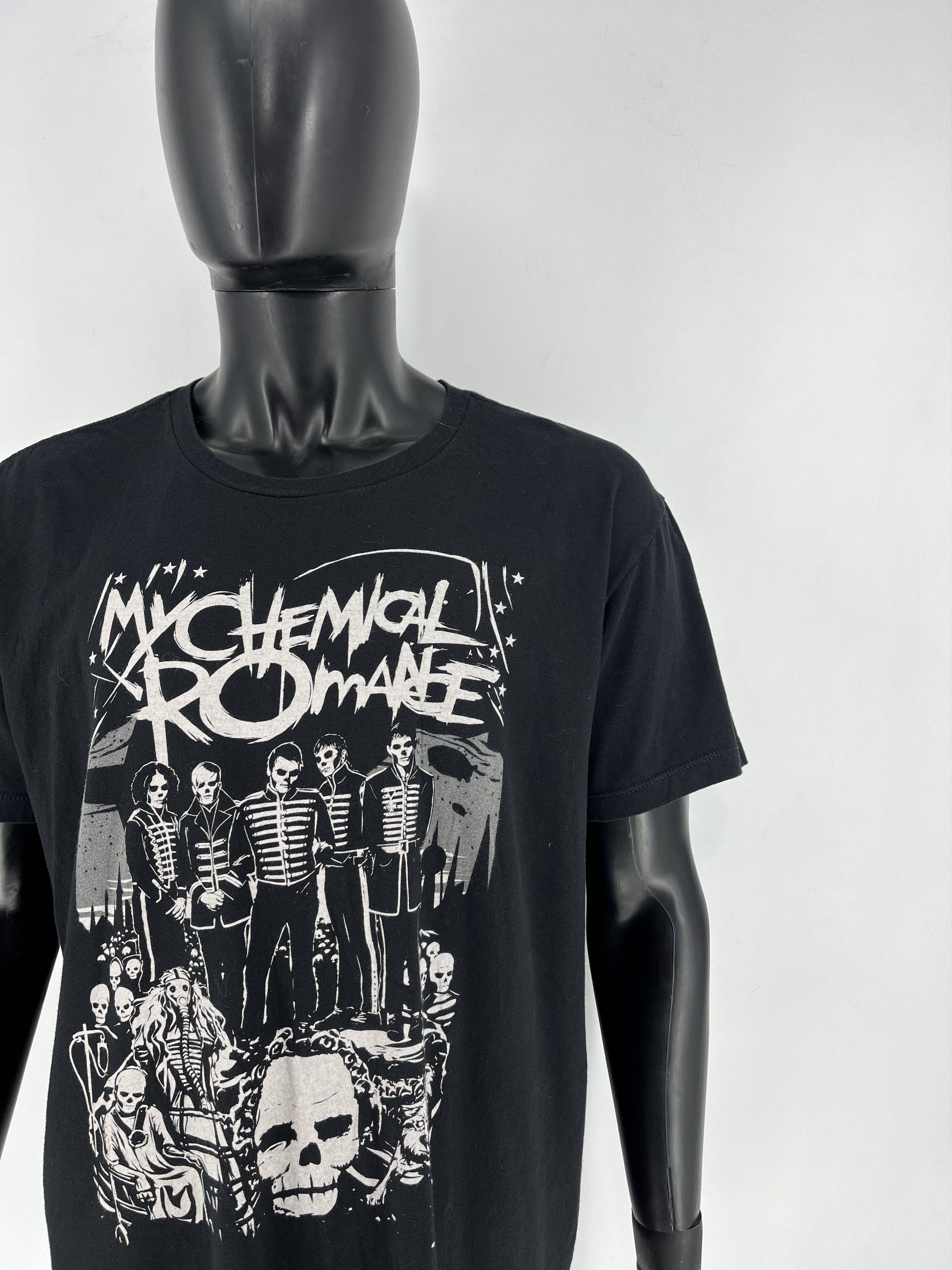 Band Tees × Vintage My Chemical Romance Vintage Y2K Rock Band Tee Size US XL / EU 56 / 4 - 8 Thumbnail