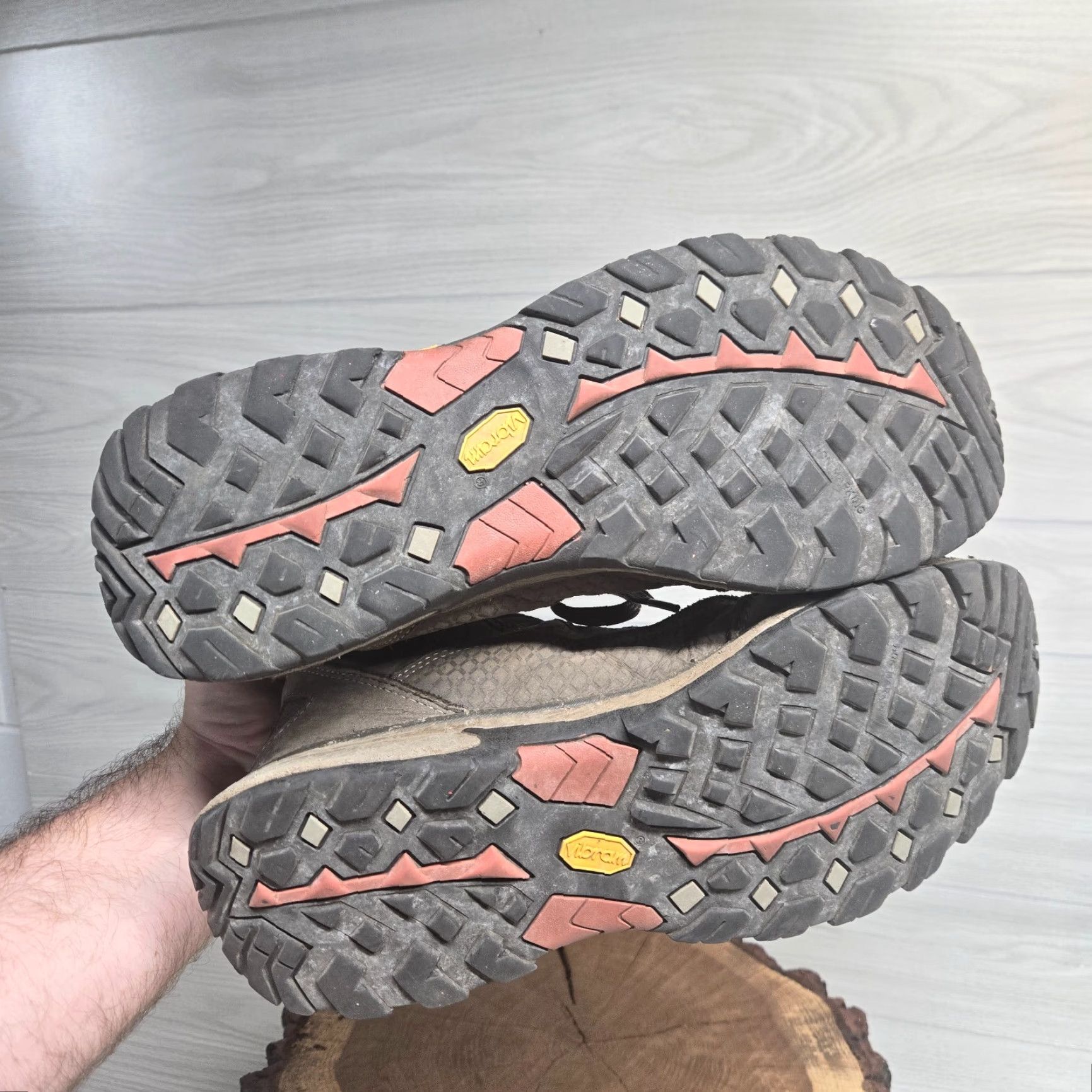 Vibram EDDIE BAUER Gray Leather Midlite Vibram Sole Weatheredge Boots Men 11.5 0061-707 Hiking Boot Mens Gray Leather Vibram Weatheredge Midlite Boots Size US 12 / EU 45 - 6 Thumbnail