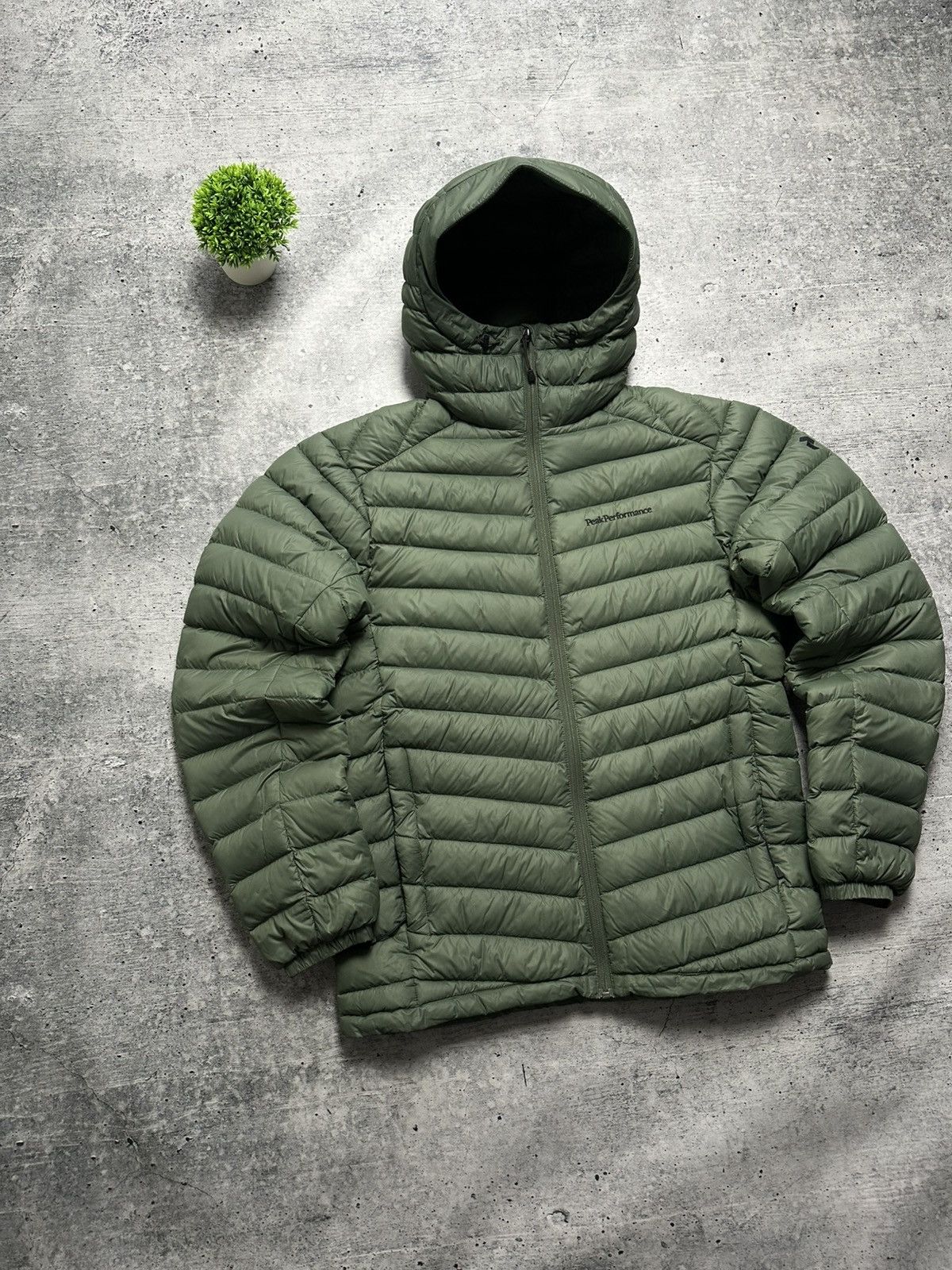 Peak Performance Peak Performance Frost Down Hood Outdoor Mountain Jacket Size US M / EU 48-50 / 2 - 1 Thumbnail