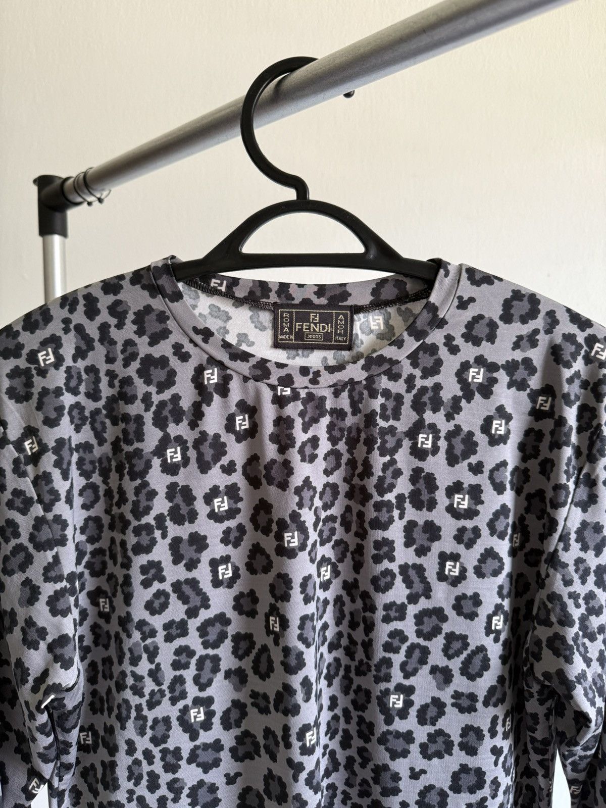 Fendi Vintage fendi monogram leopard long sleeves Size M / US 6-8 / IT 42-44 - 4 Thumbnail