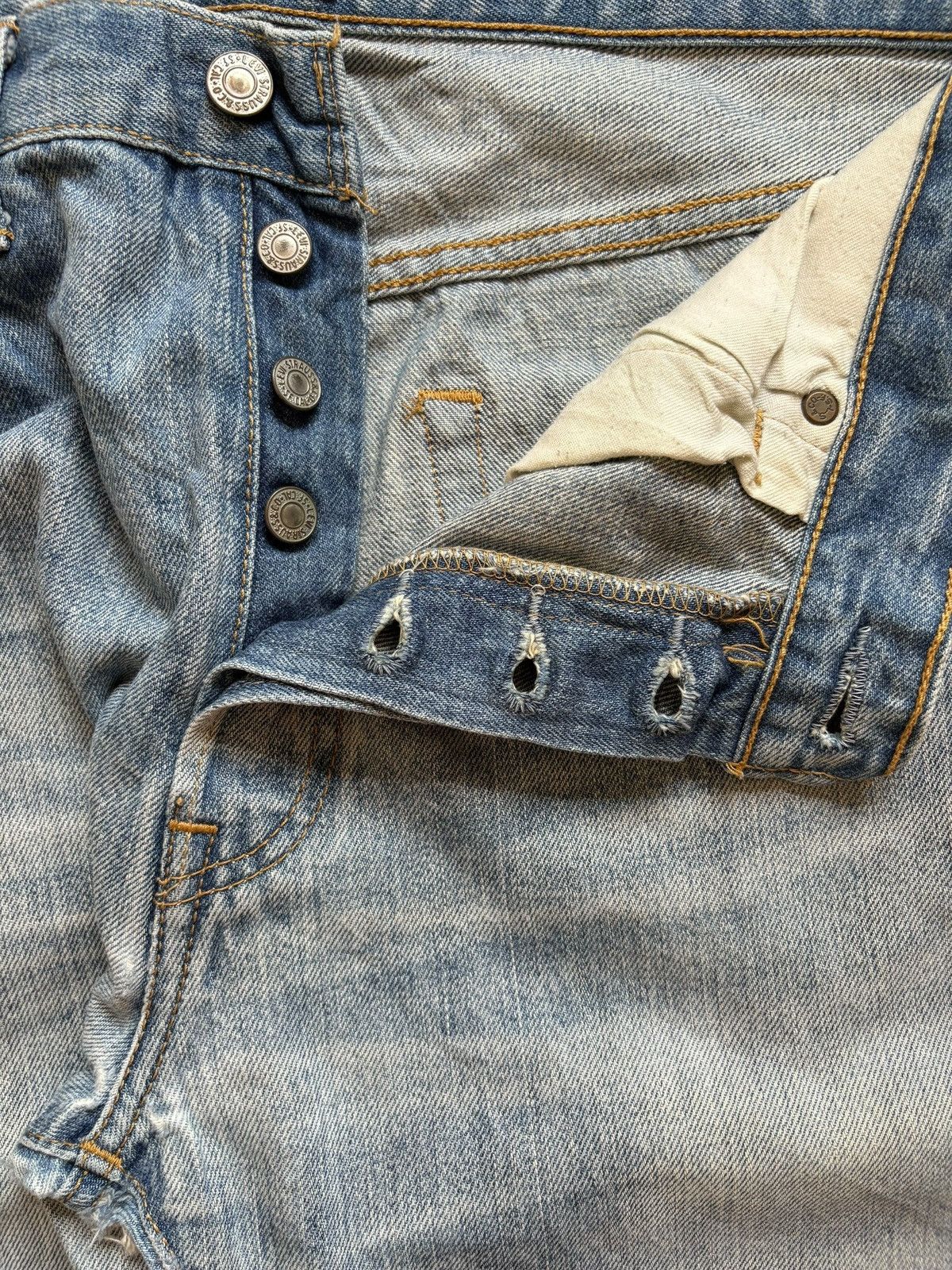 Levi's Vintage 90s Levis 501 Blue Wash Distressed Loose Baggy Jeans Size US 34 / EU 50 - 3 Thumbnail