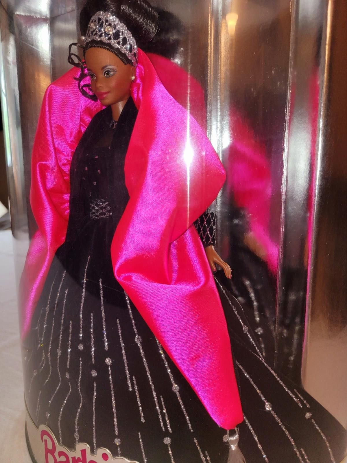 Designer RARE*BARBIE HAPPY HOLIDAYS 1998 AFRICAN AMERICAN Size ONE SIZE - 8 Thumbnail