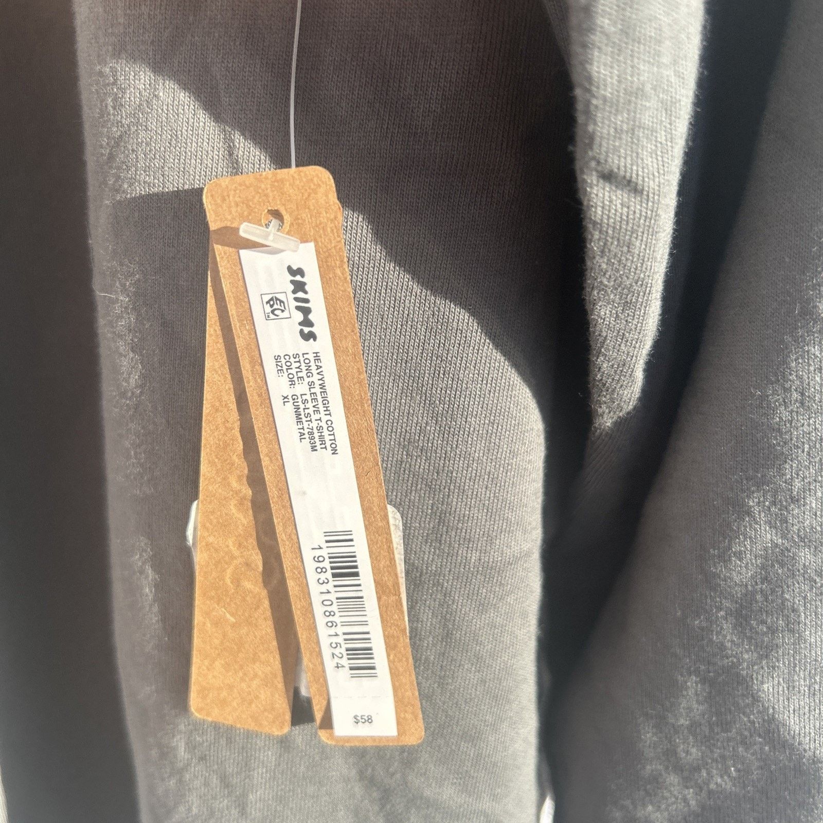 Gildan SKIMS T Shirt XL Heavyweight Cotton Mens Relaxed Long Sleeve Size US XL / EU 56 / 4 - 6 Thumbnail