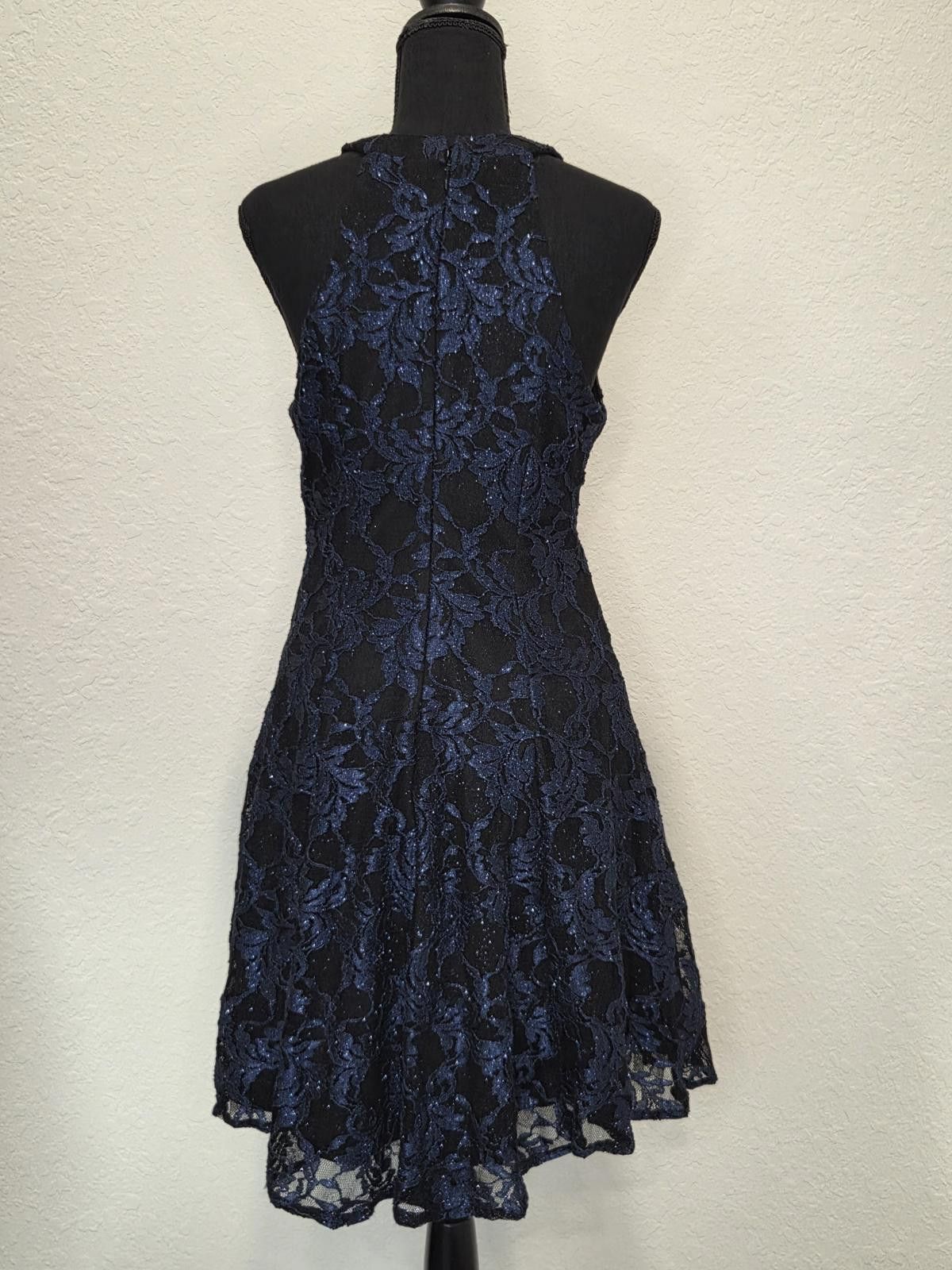 Designer Nightway Glitter-Lace Keyhole Halter Dress - NWOT (New) Size M / US 6-8 / IT 42-44 - 5 Thumbnail