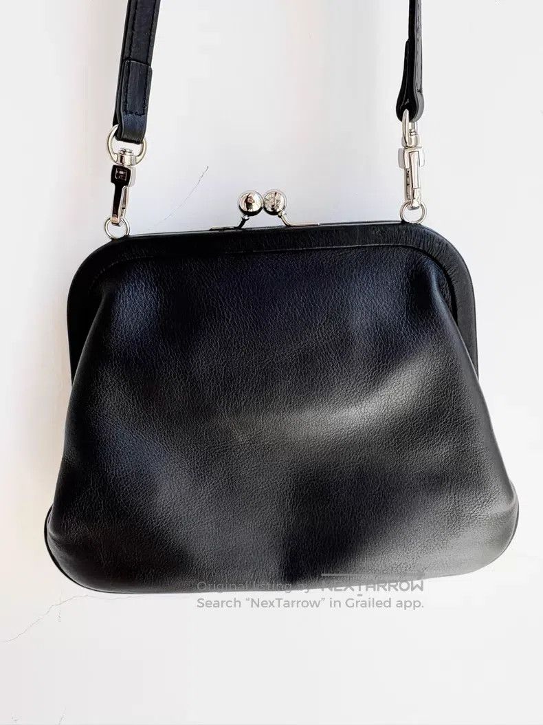 Vivienne Westwood Vivienne Westwood size OS Embossed large Saturn clasp singl Size ONE SIZE - 3 Thumbnail