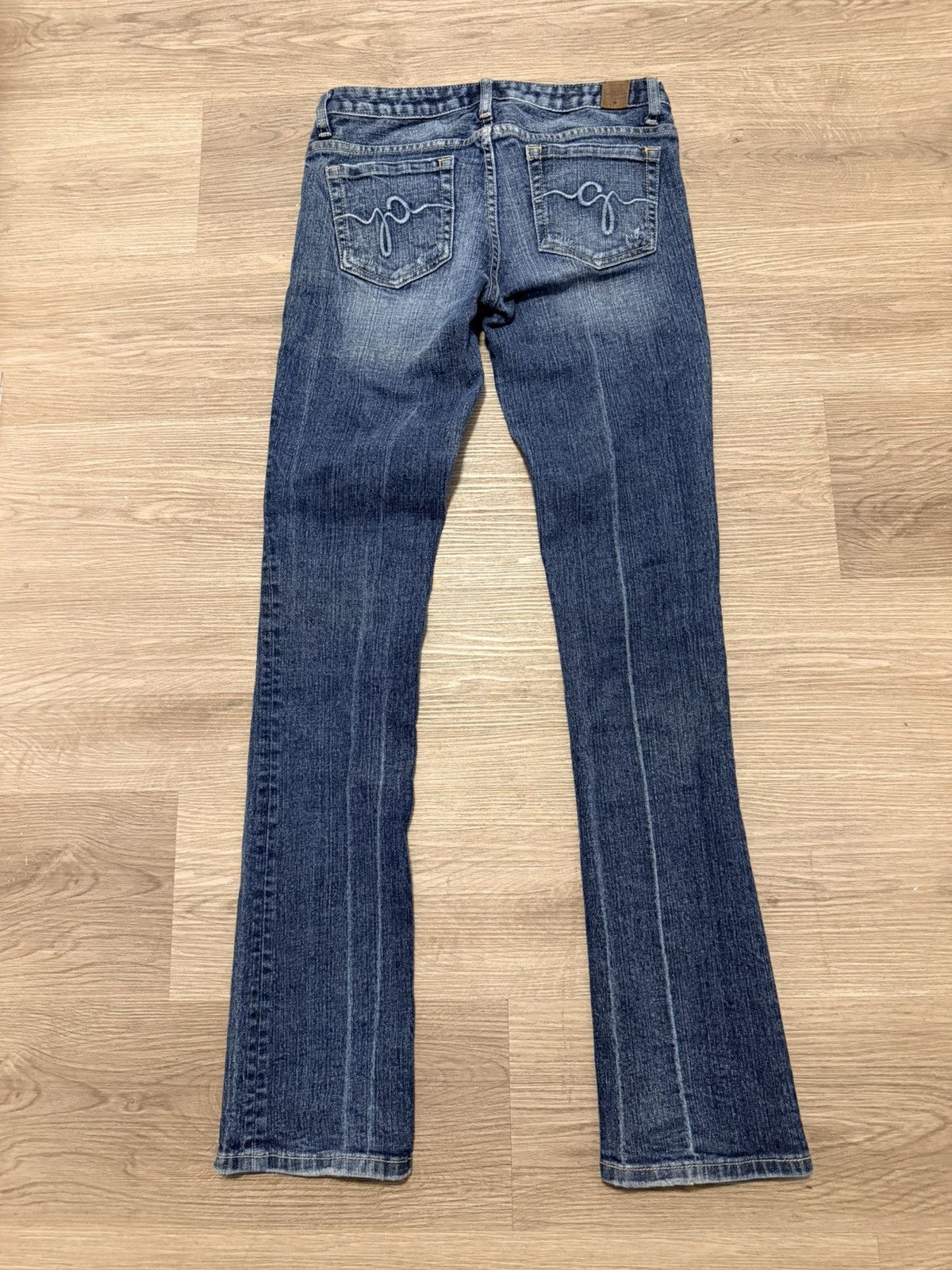 Guess Y2K dark-washed low-rise bootcut Guess denim Size 27" / US 4 / IT 40 - 3 Thumbnail