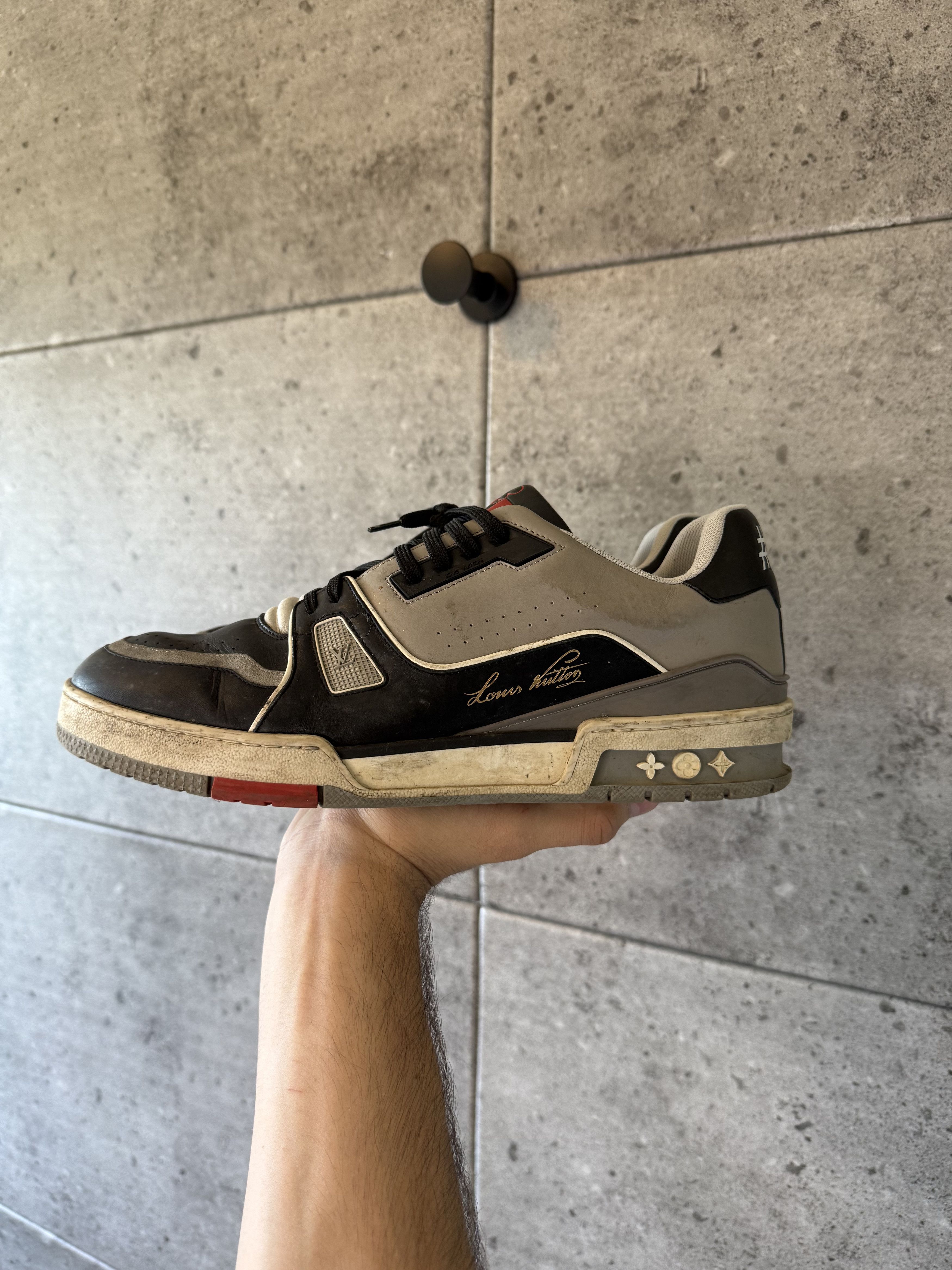 Louis Vuitton × Virgil Abloh Louis Vuitton Virgil abloh og trainer sneakers Size US 9 / EU 42 - 1 Thumbnail