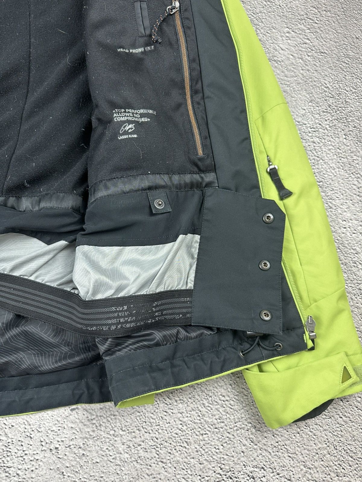 KJUS Kjus Ski Jacket Storm Hood Rain Coat Outdoor Gorpcore Style Size US L / EU 52-54 / 3 - 12 Thumbnail