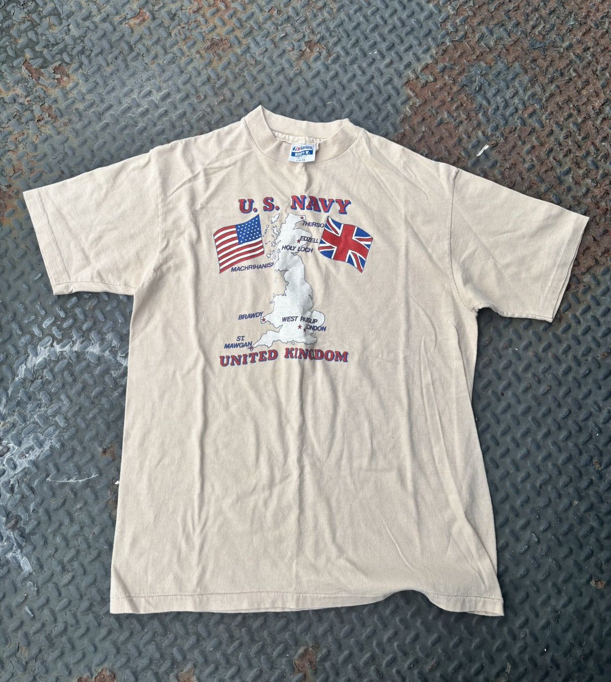 Hanes Vintage 80s United States Navy Graphic Flag Map Tee Size US L / EU 52-54 / 3 - 1 Thumbnail
