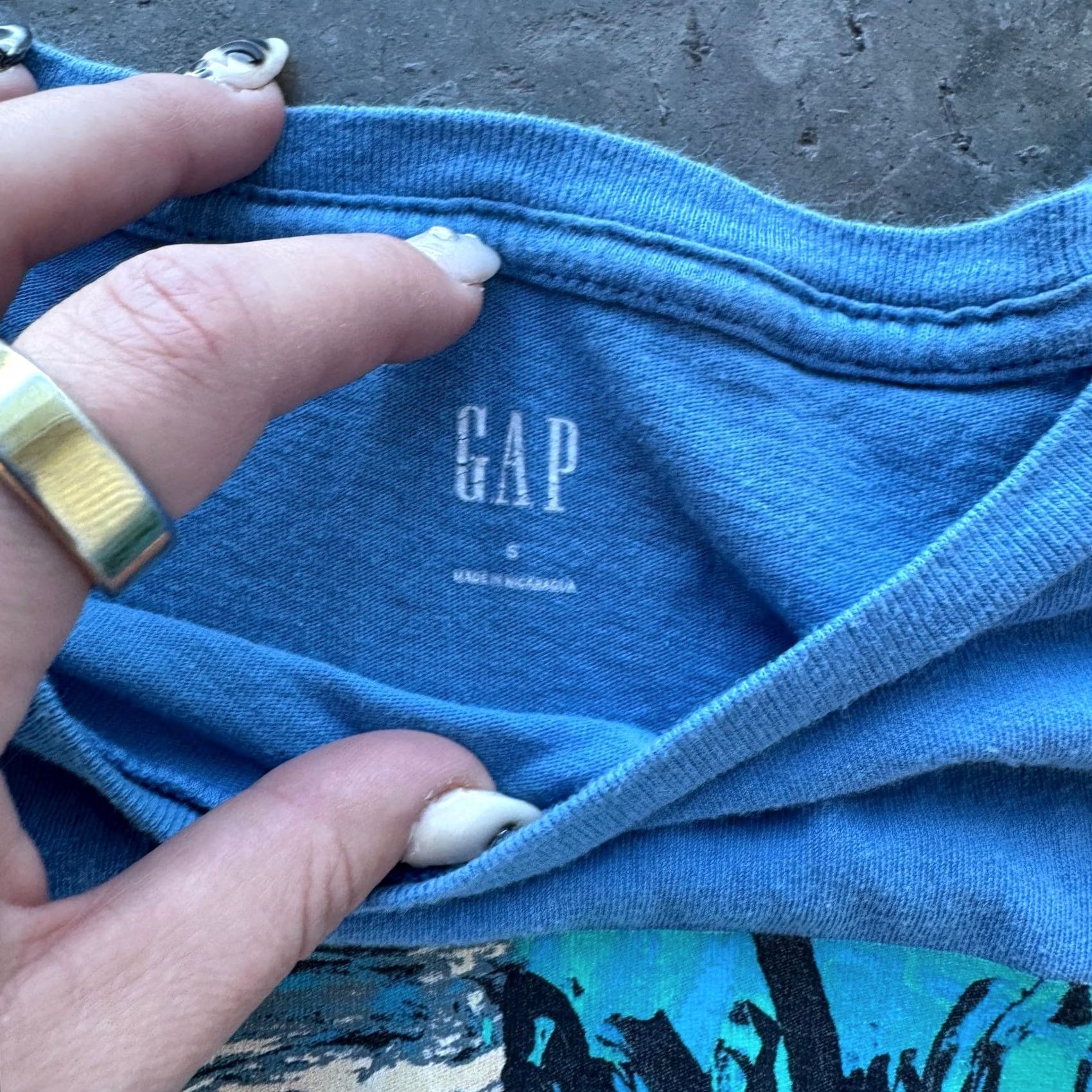 Gap VINTAGE Basquiat GAP Blue Graphic Tee Short Sleeve Small Mens S Shirt Size US 29 - 3 Thumbnail