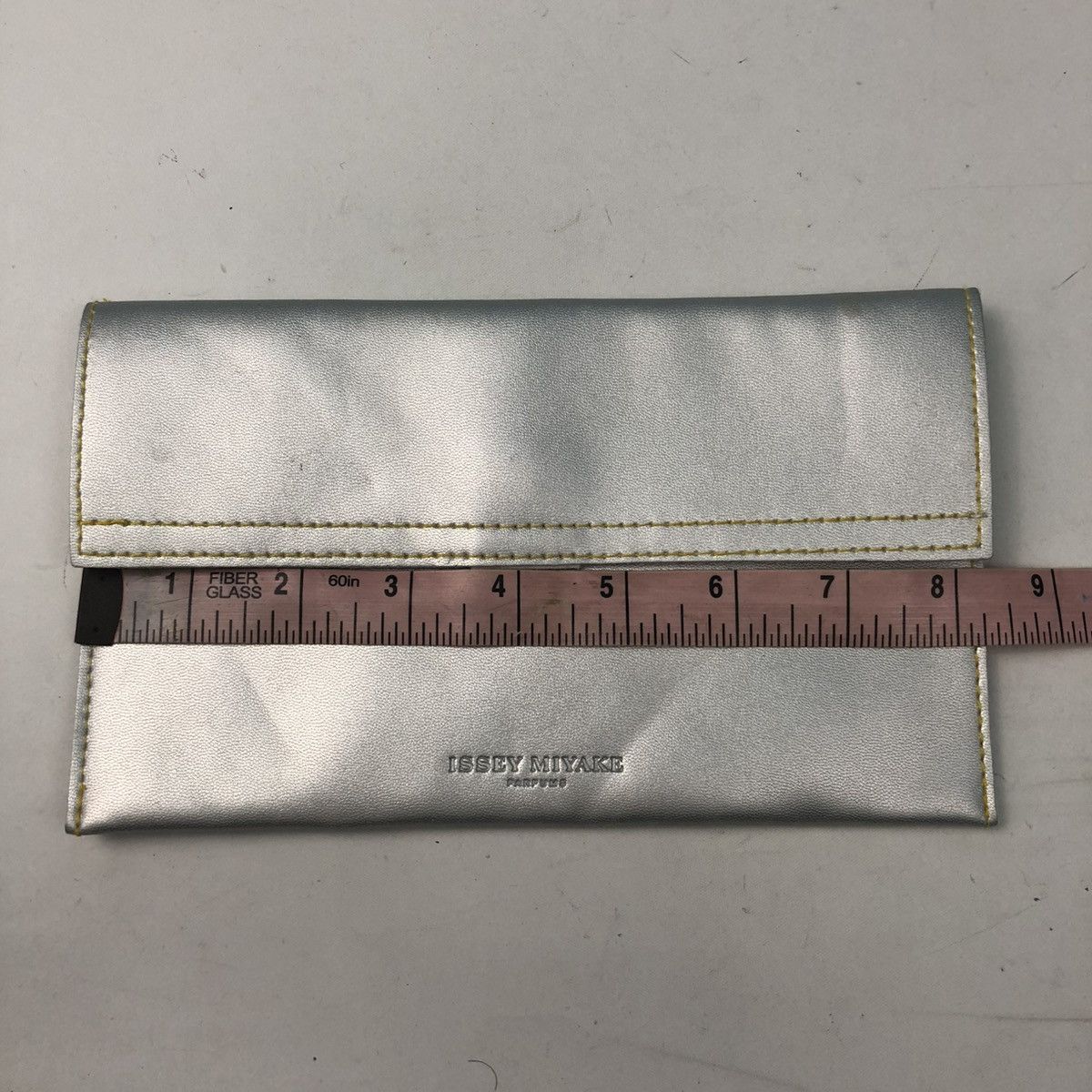 Issey Miyake × Pleats Please Issey Miyake ISSEY MIYAKE PARFUMS POUCH WALLET Size ONE SIZE - 8 Thumbnail