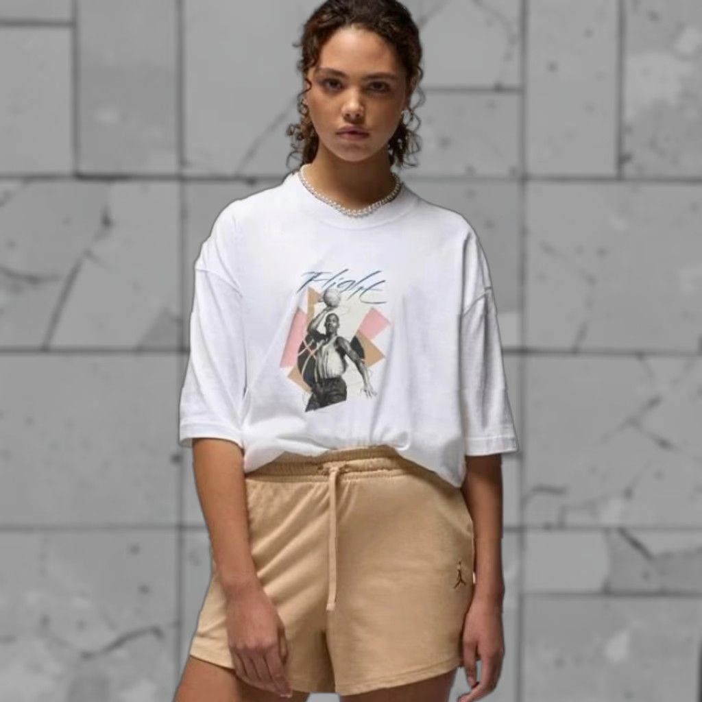 Nike Nike Womens Shirt M White Oversized T-shirt FN5708 NEW Size M / US 6-8 / IT 42-44 - 1 Thumbnail