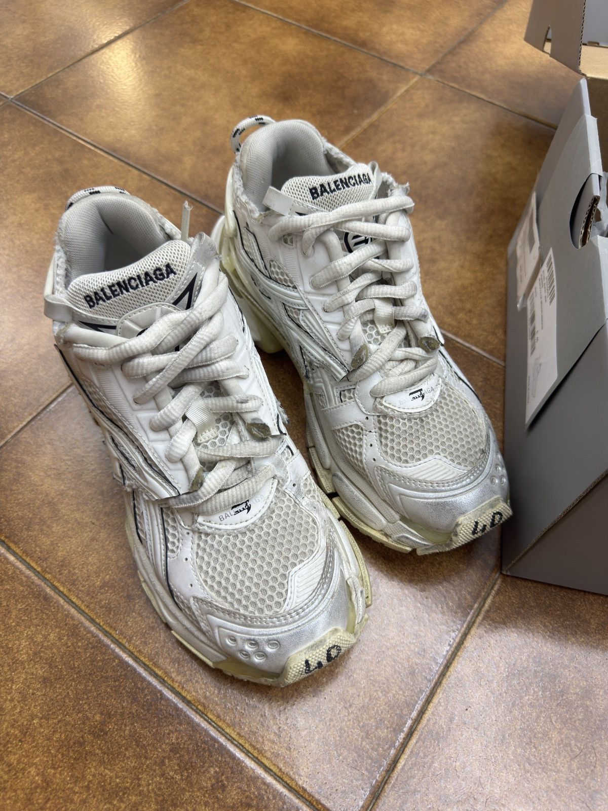 Balenciaga Balenciaga runner sneaker white Size US 7 / EU 40 - 6 Thumbnail
