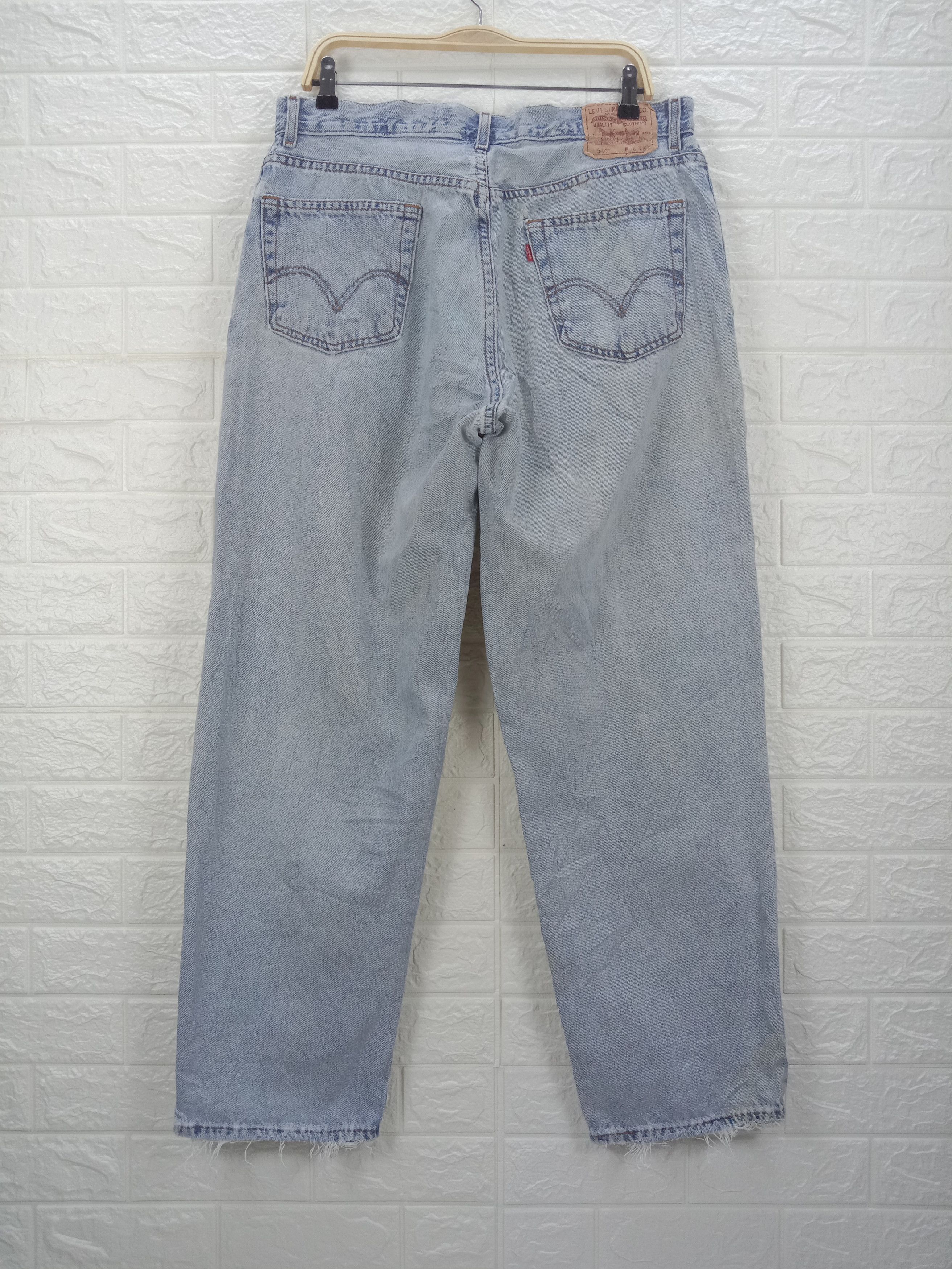Levi's Vintage Levi's 560 Light Wash Jeans Comfort Fit Denim Size US 35 - 5 Thumbnail